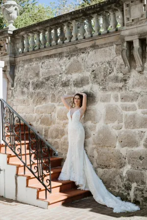 1305 Essense Martina Liana