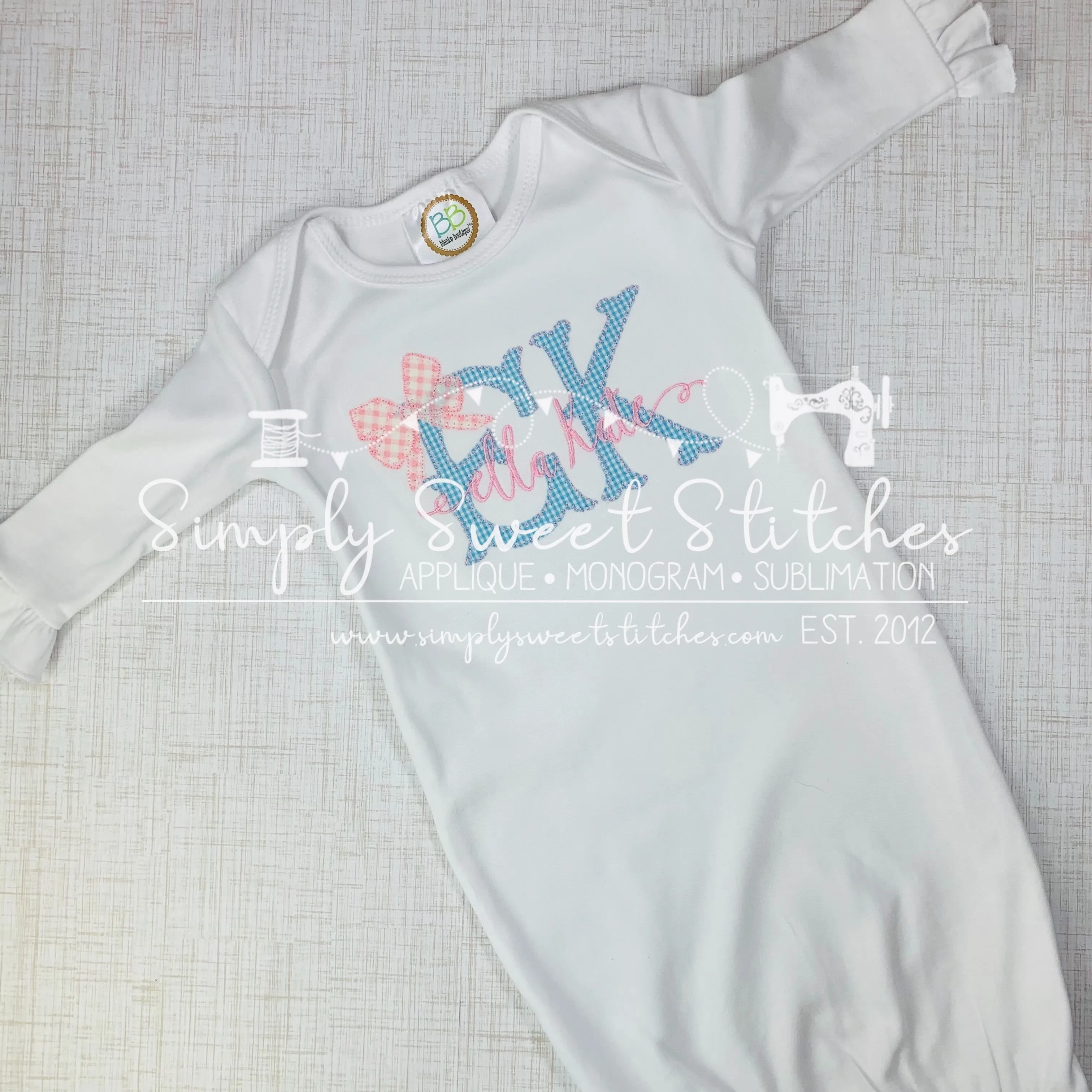 1764 - APPLIQUE INITIALS WITH BOW - APPLIQUE BABY GOWN