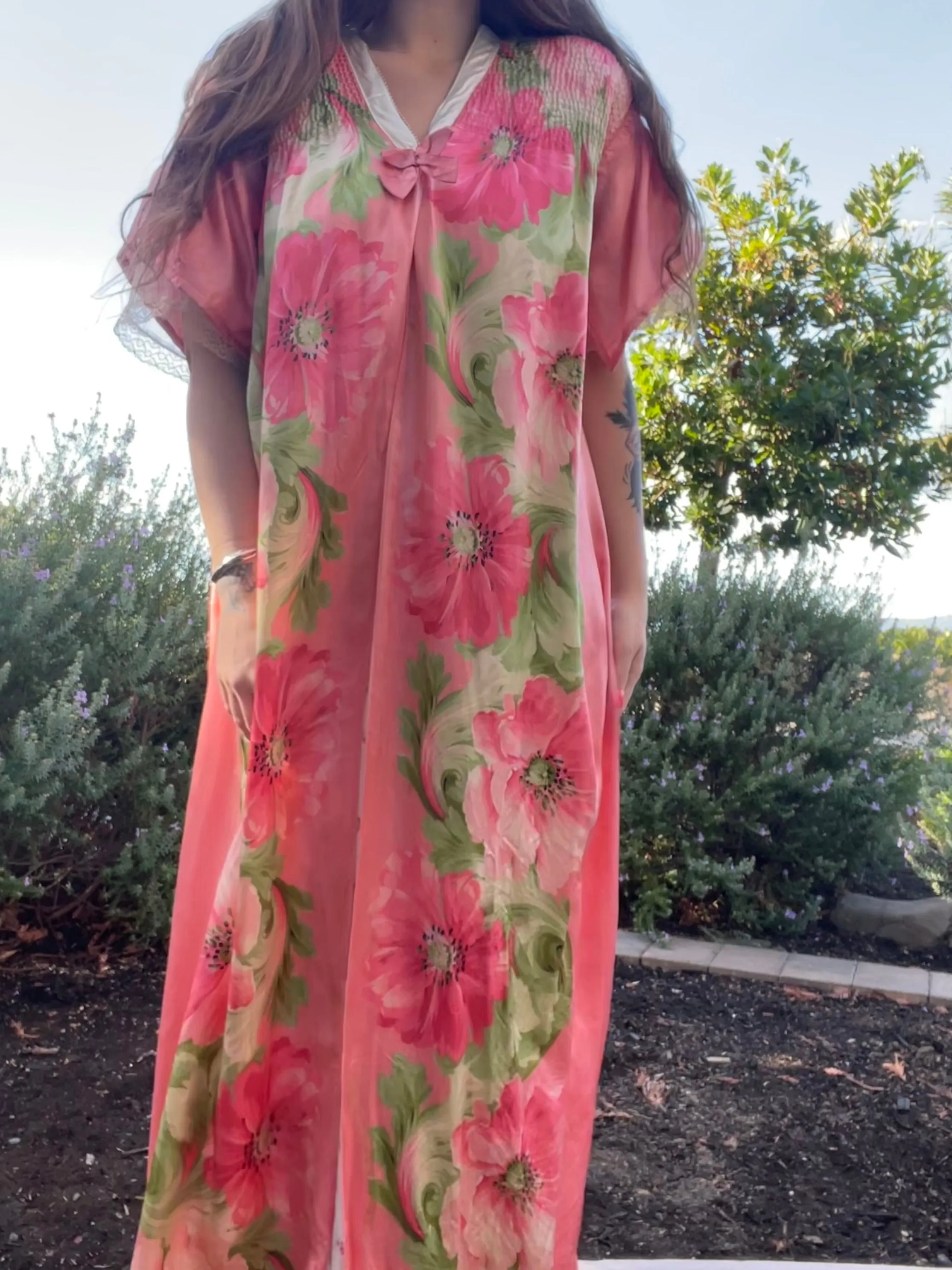 1910s Edwardian Pink Floral Smocked Dressing Gown