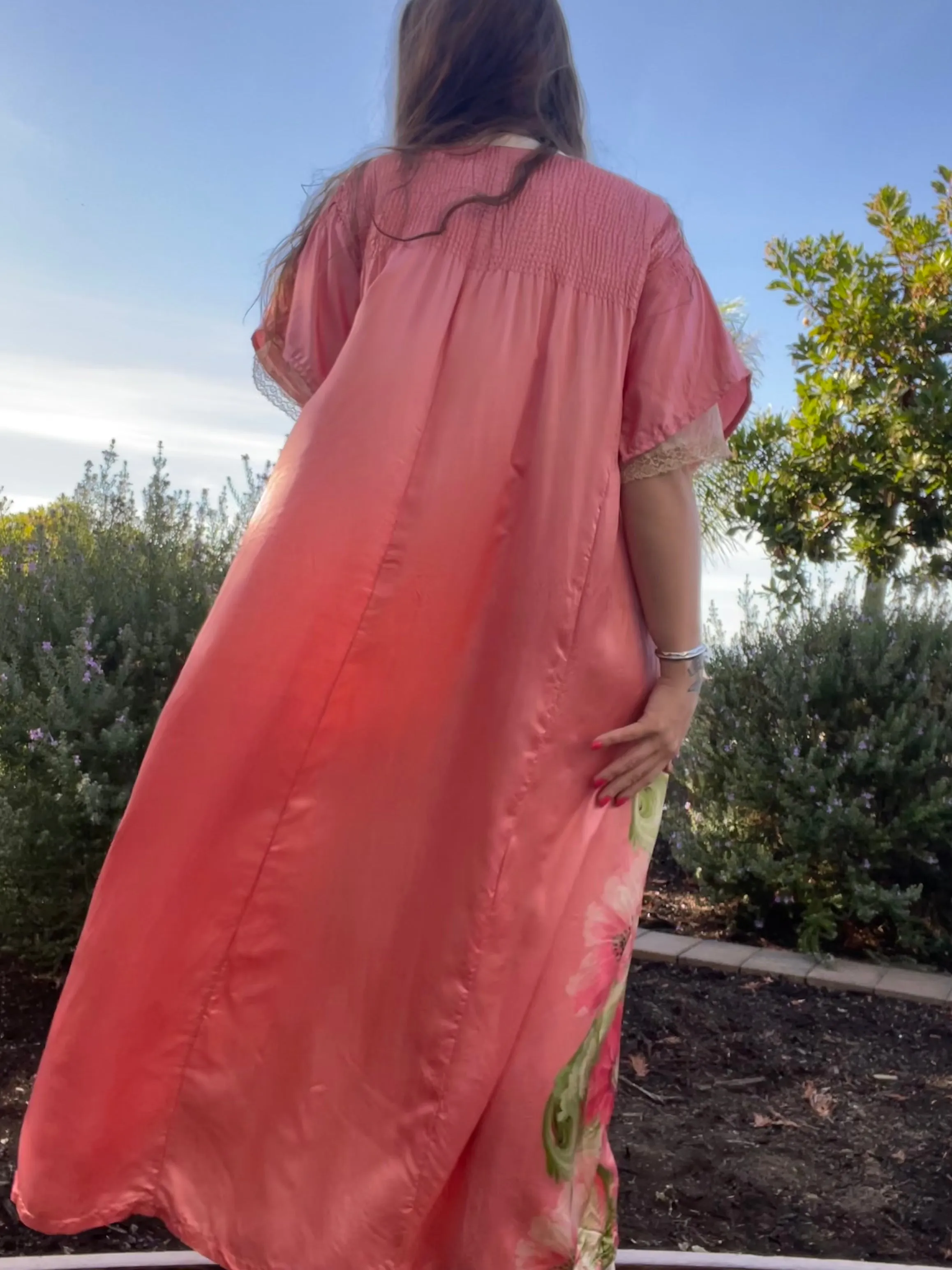 1910s Edwardian Pink Floral Smocked Dressing Gown