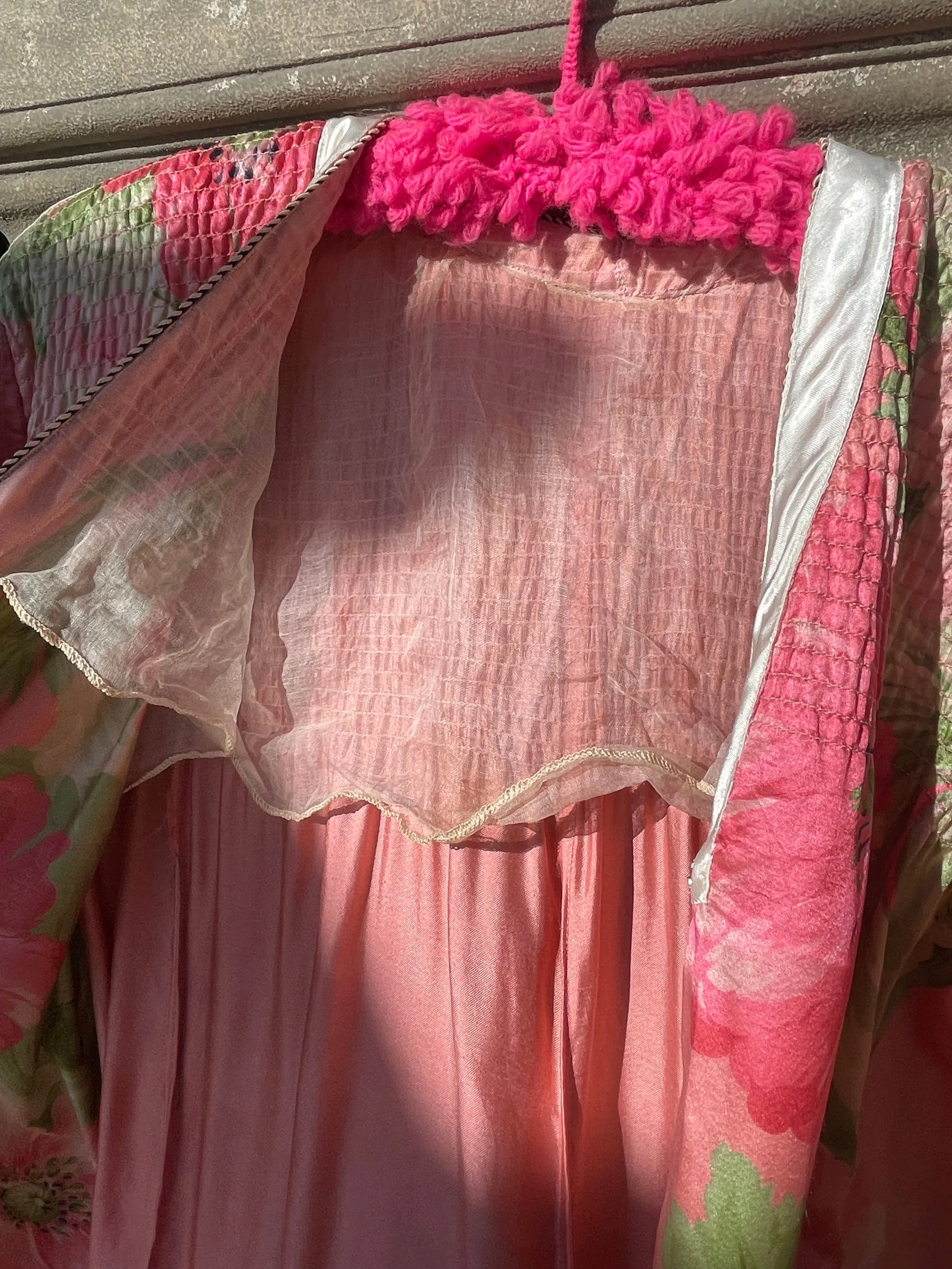1910s Edwardian Pink Floral Smocked Dressing Gown