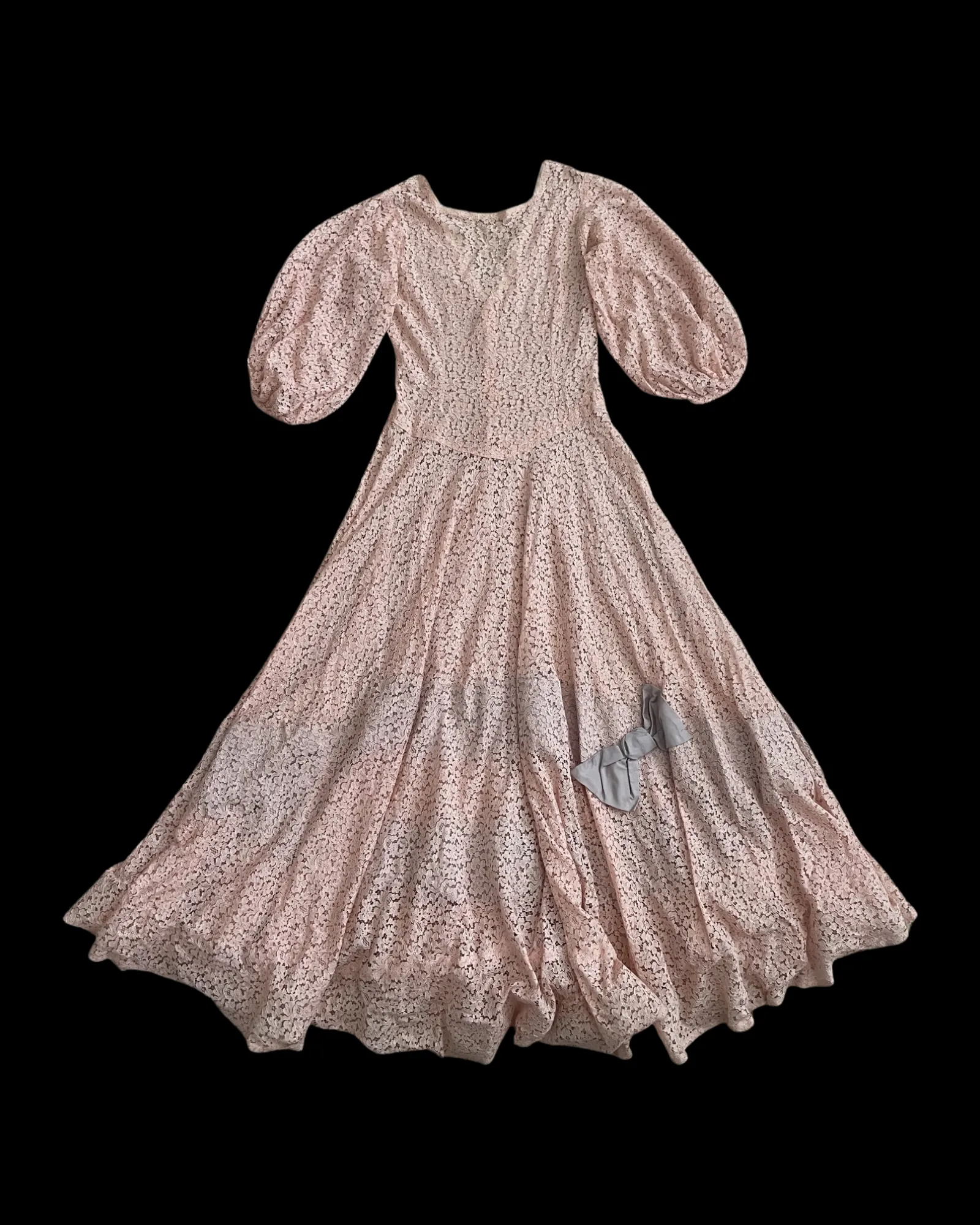 1930s Pale Pink Balloon Sleeve Dress