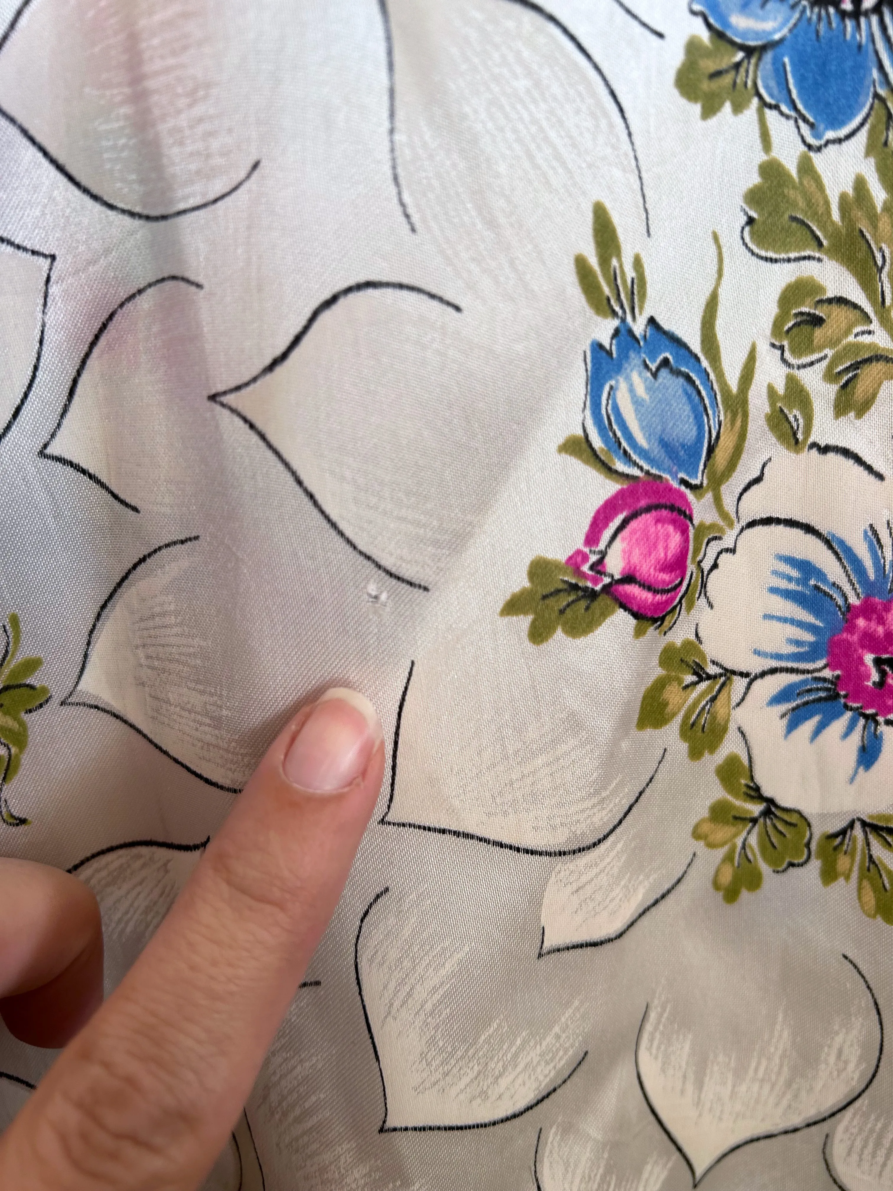 1940s floral print rayon satin dressing gown . size xs to medium