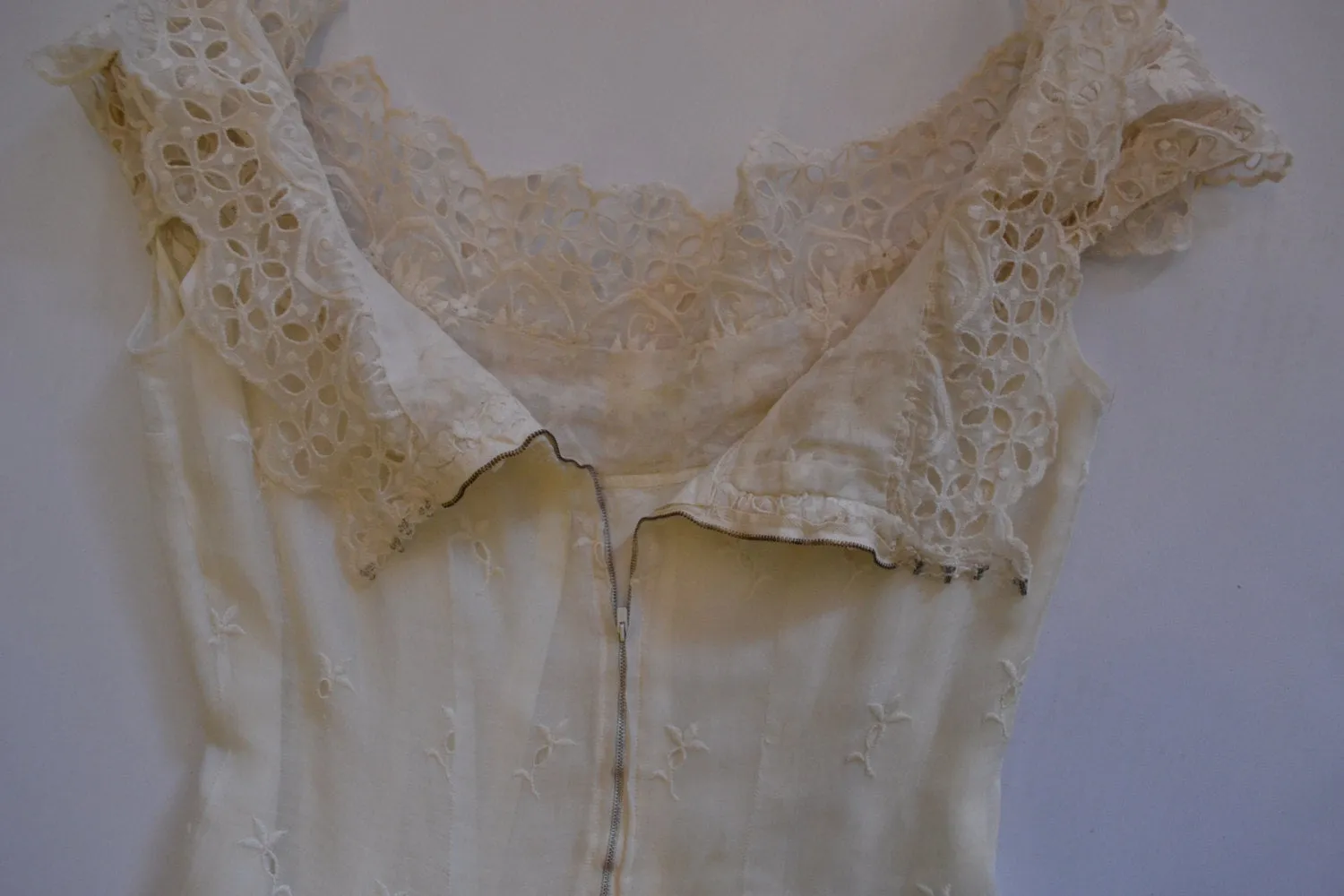 1950s Eyelet Lace Wedding Gown