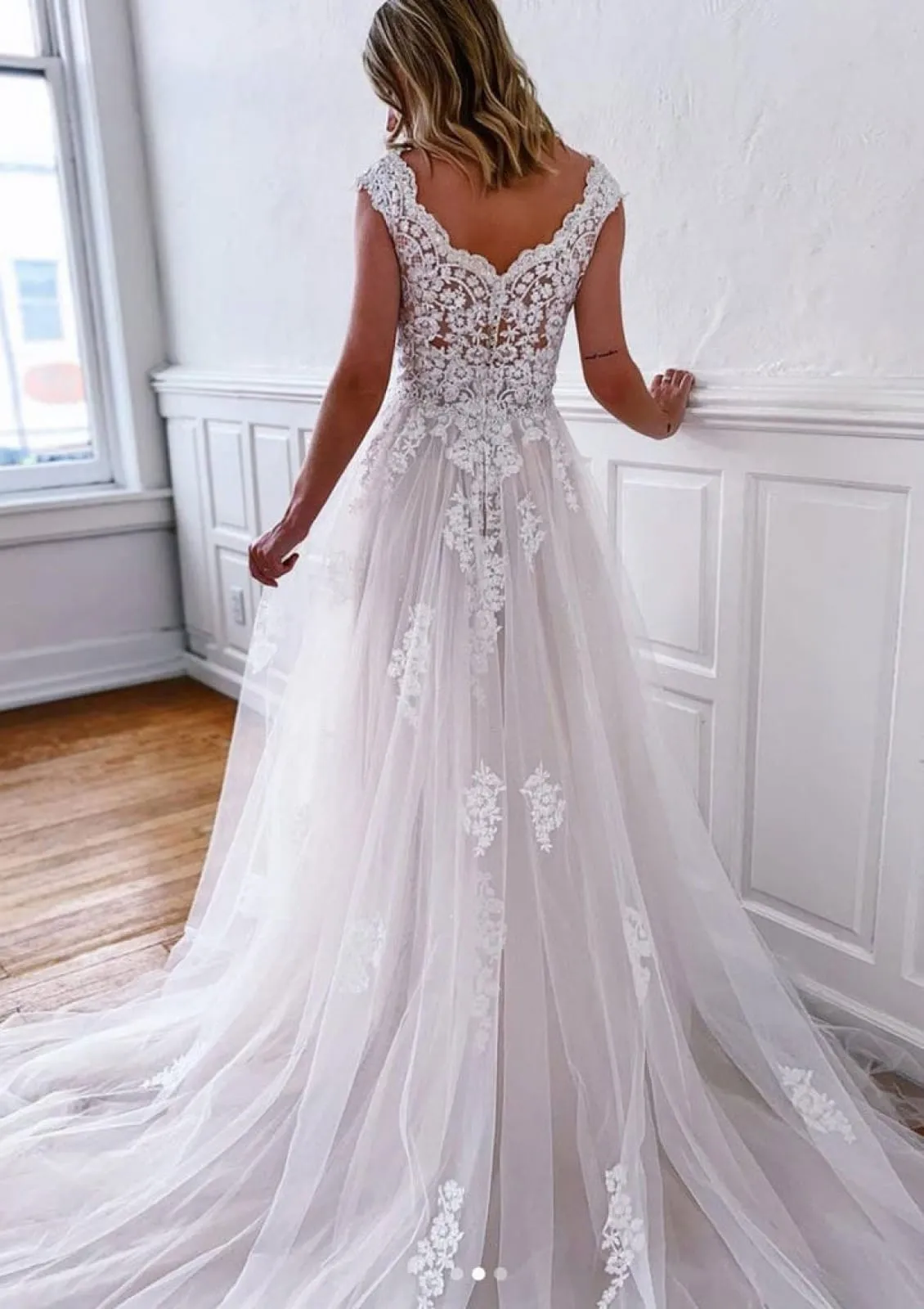 A-line V Neck Sleeveless Tulle Lace Chapel Bridal Wedding Dress