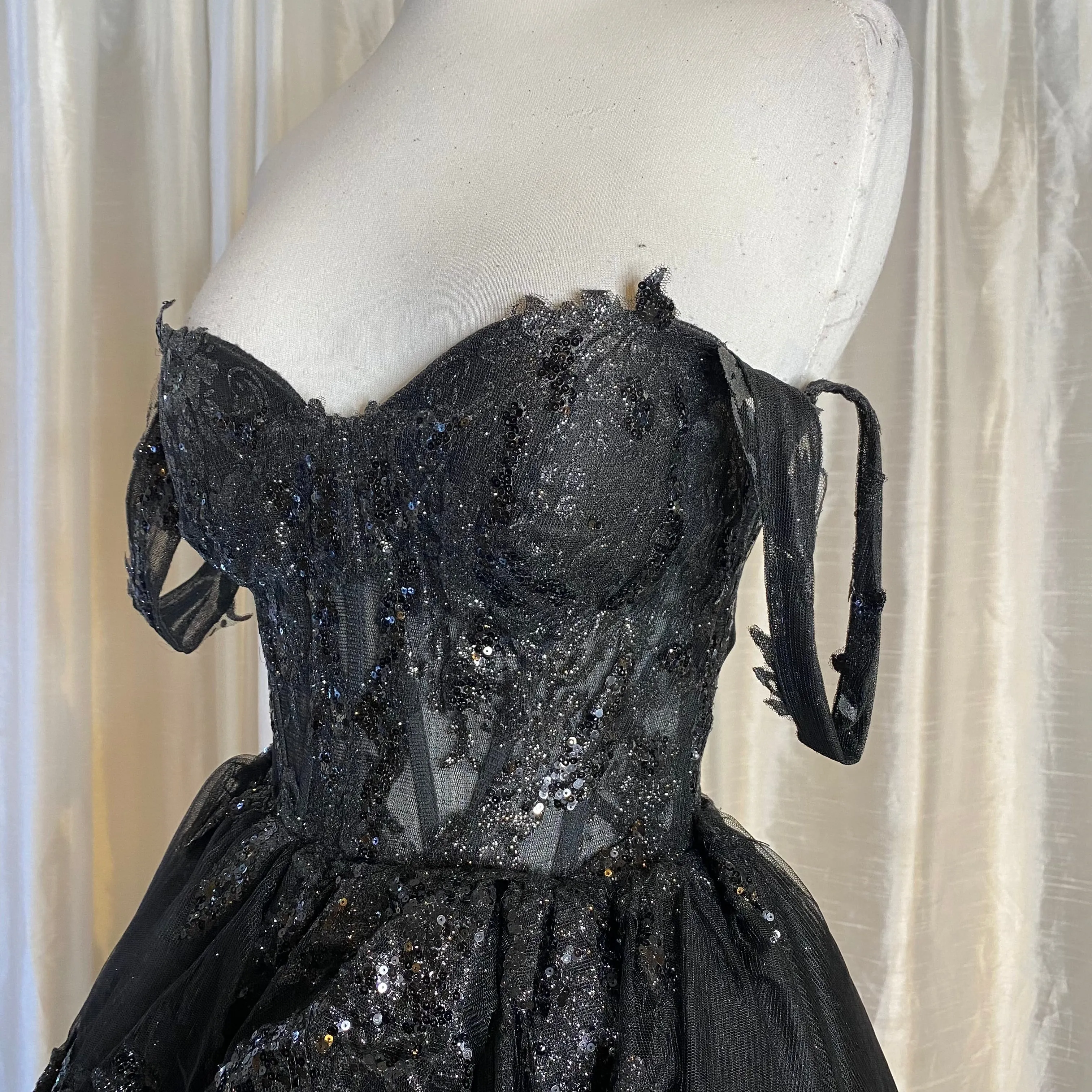 AMELIA COUTURE Style TM1012 Long Gown Black Size 2