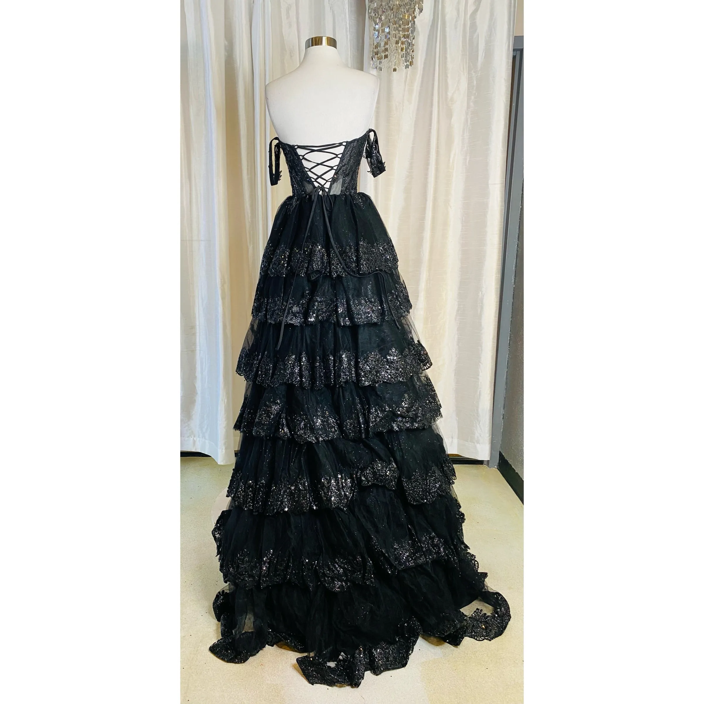 AMELIA COUTURE Style TM1012 Long Gown Black Size 2