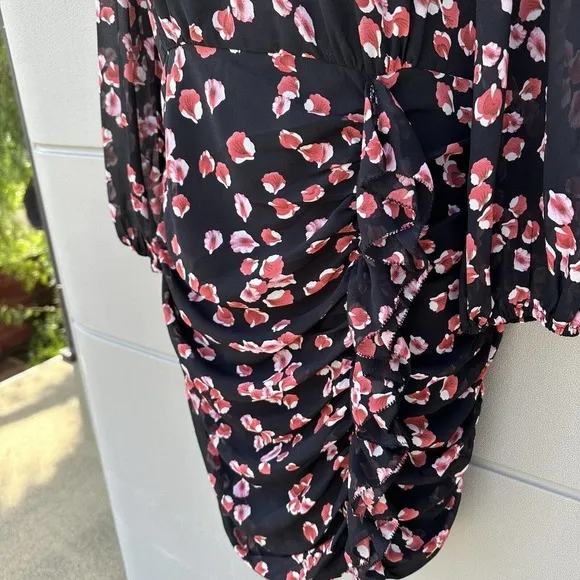 ASTR The Label NEW floral Shirred ruched Long Sleeve Mini Dress Sz M