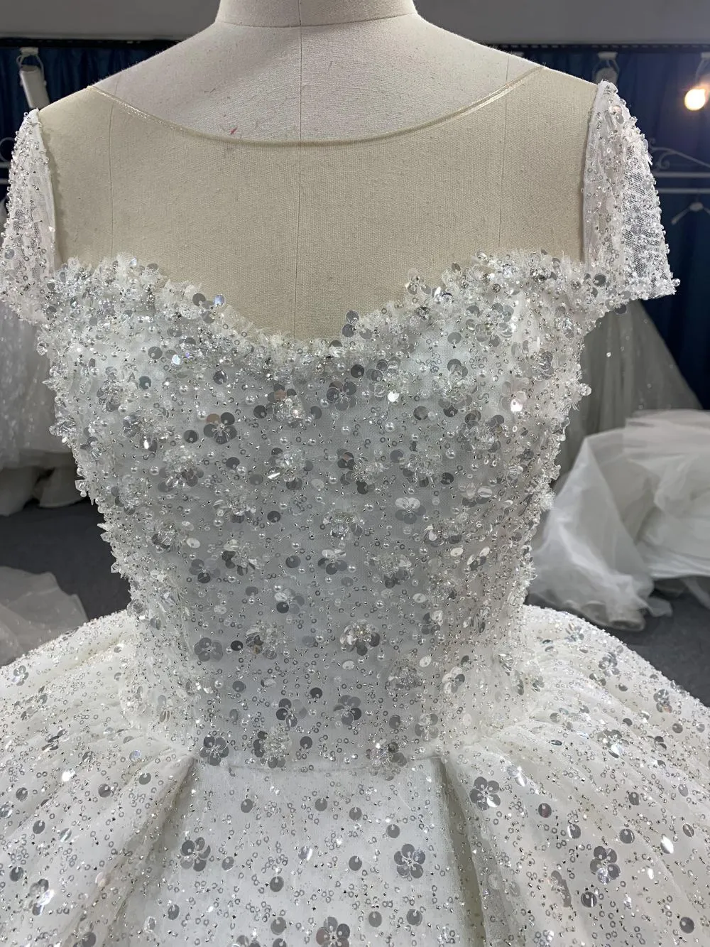 B219# Customized Square Lace Wedding Dresses Princess Ball Gown