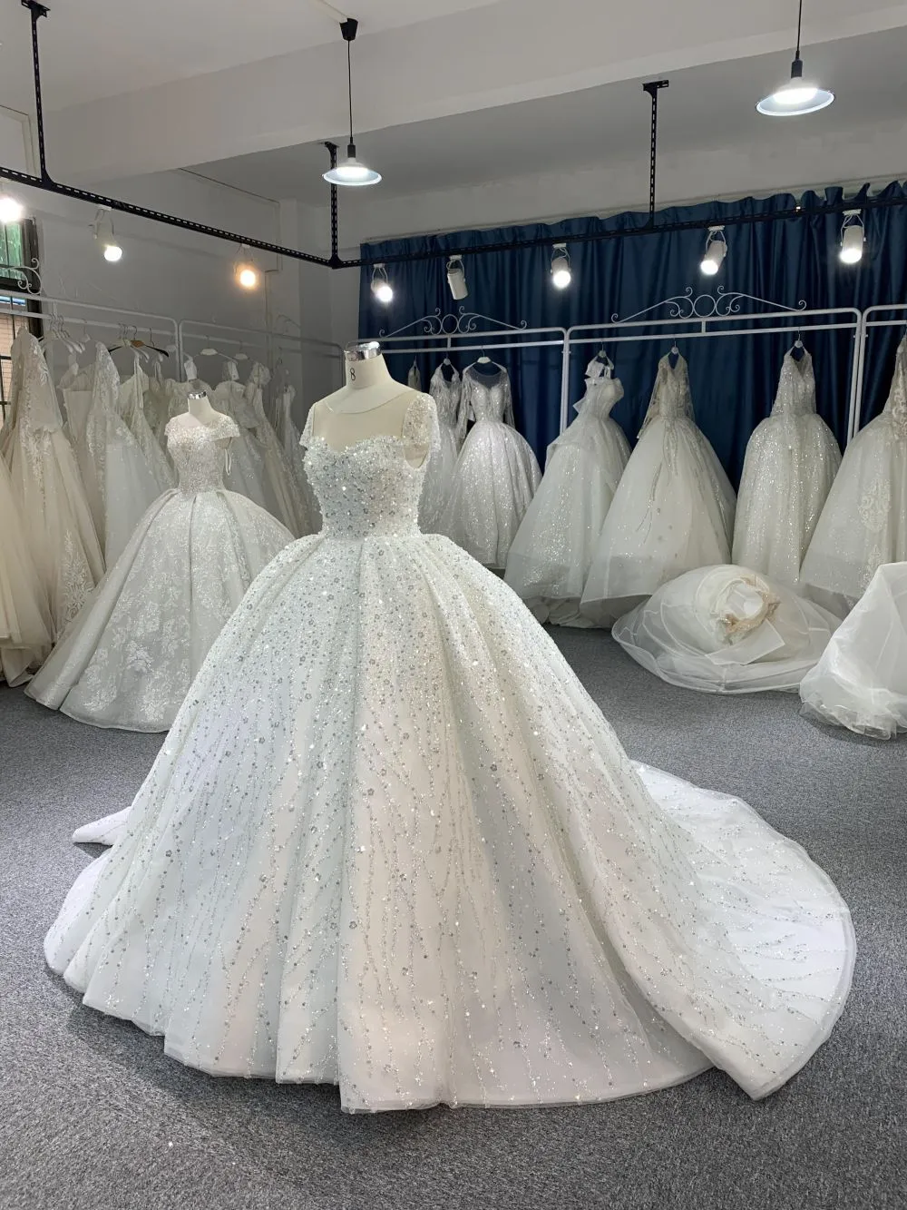 B219# Customized Square Lace Wedding Dresses Princess Ball Gown