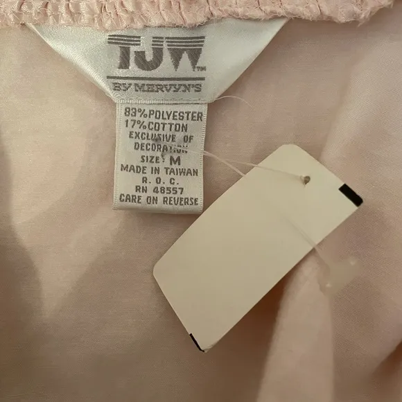 BEAUTIFUL SOFT PINK VINTAGE ROBE/GOWN - NWT