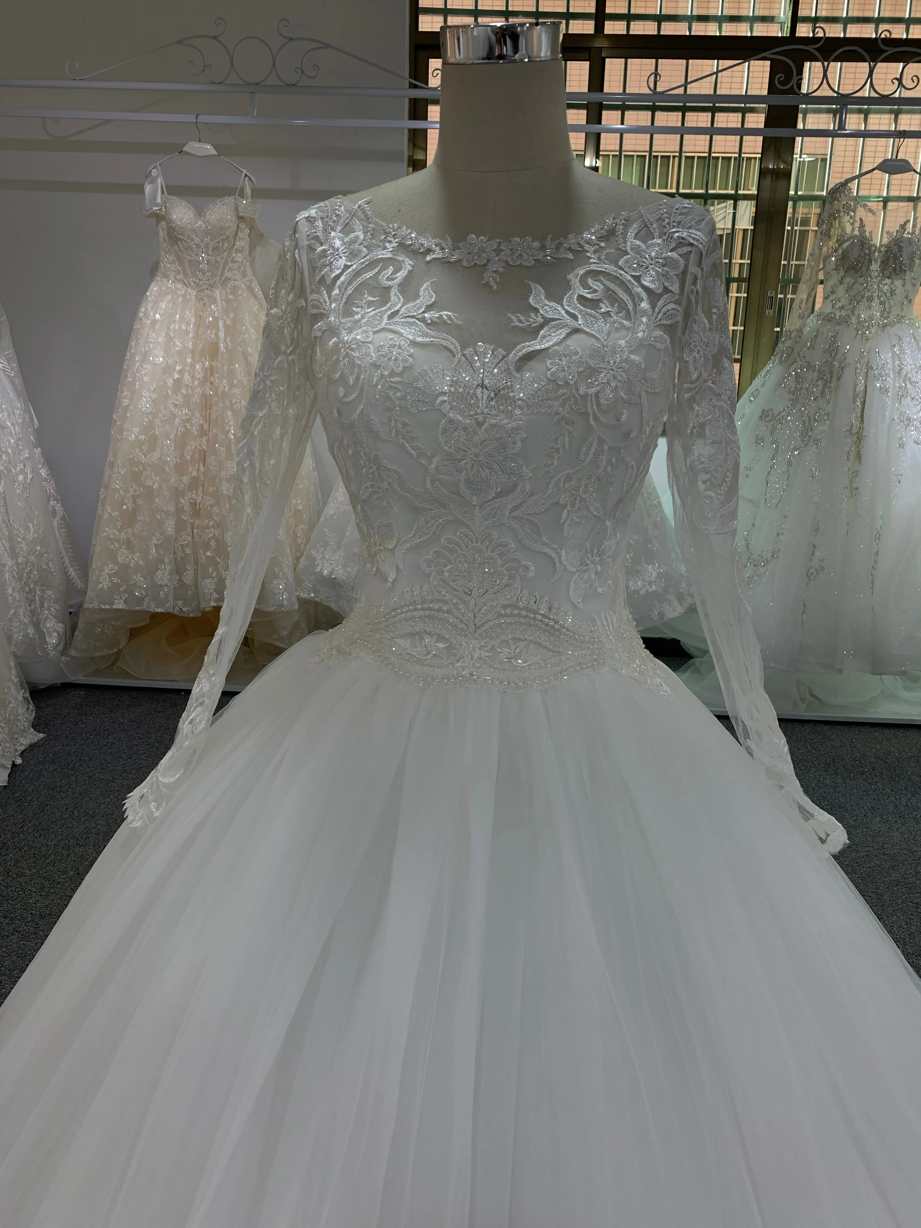 BYG backless long sleeves wedding dress