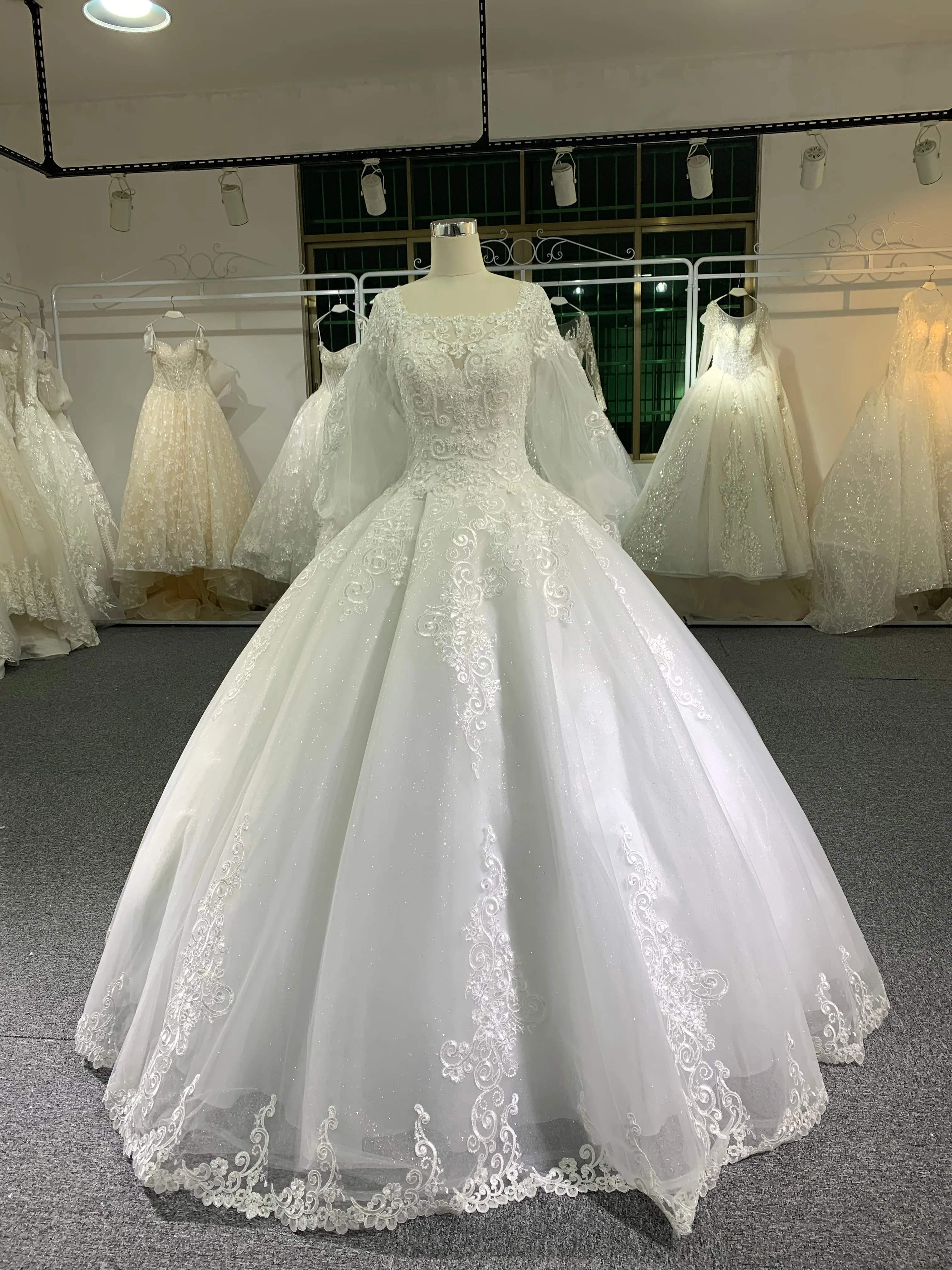 BYG puff sleeves wedding dress