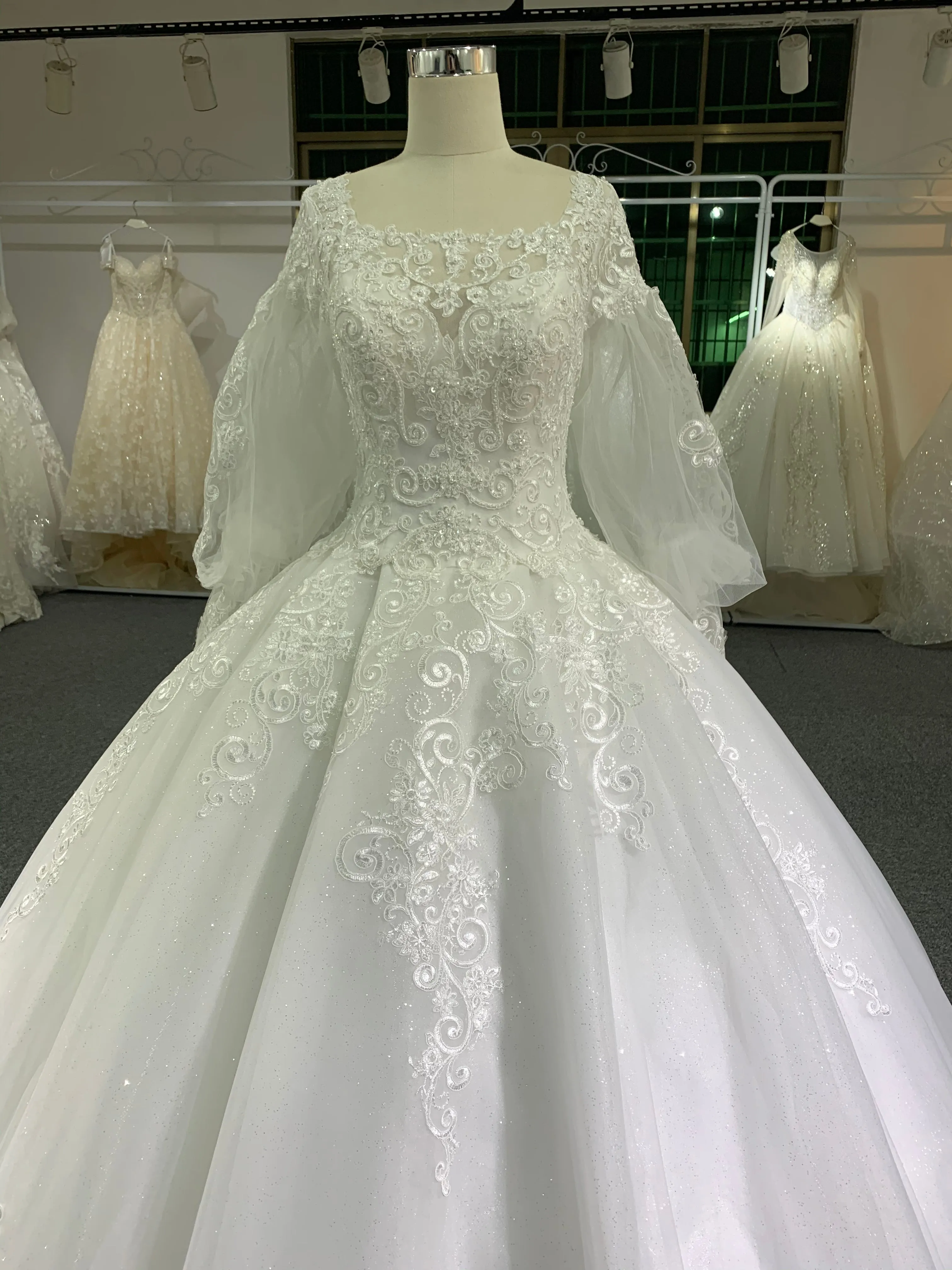 BYG puff sleeves wedding dress