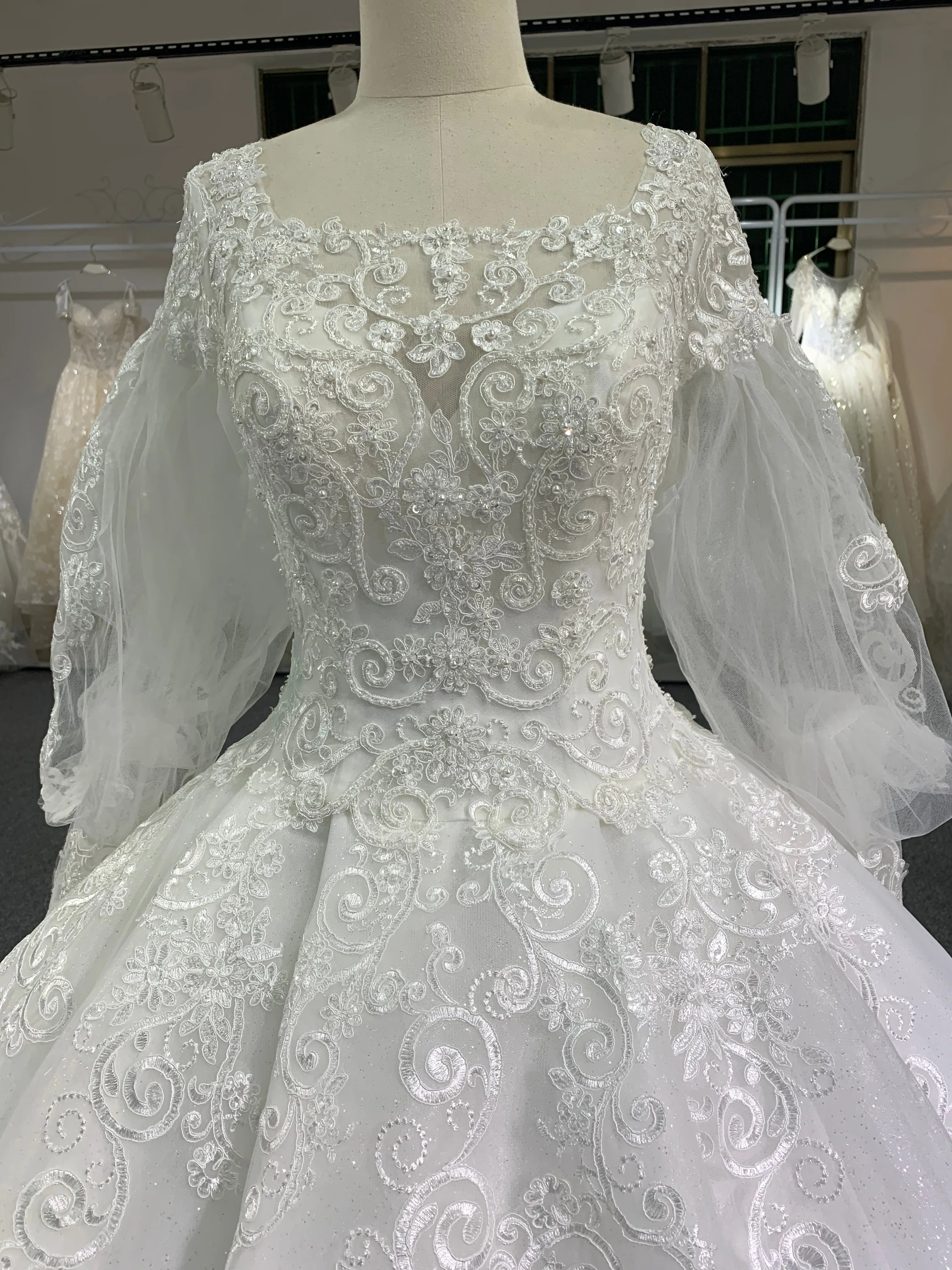 BYG puff sleeves wedding dress