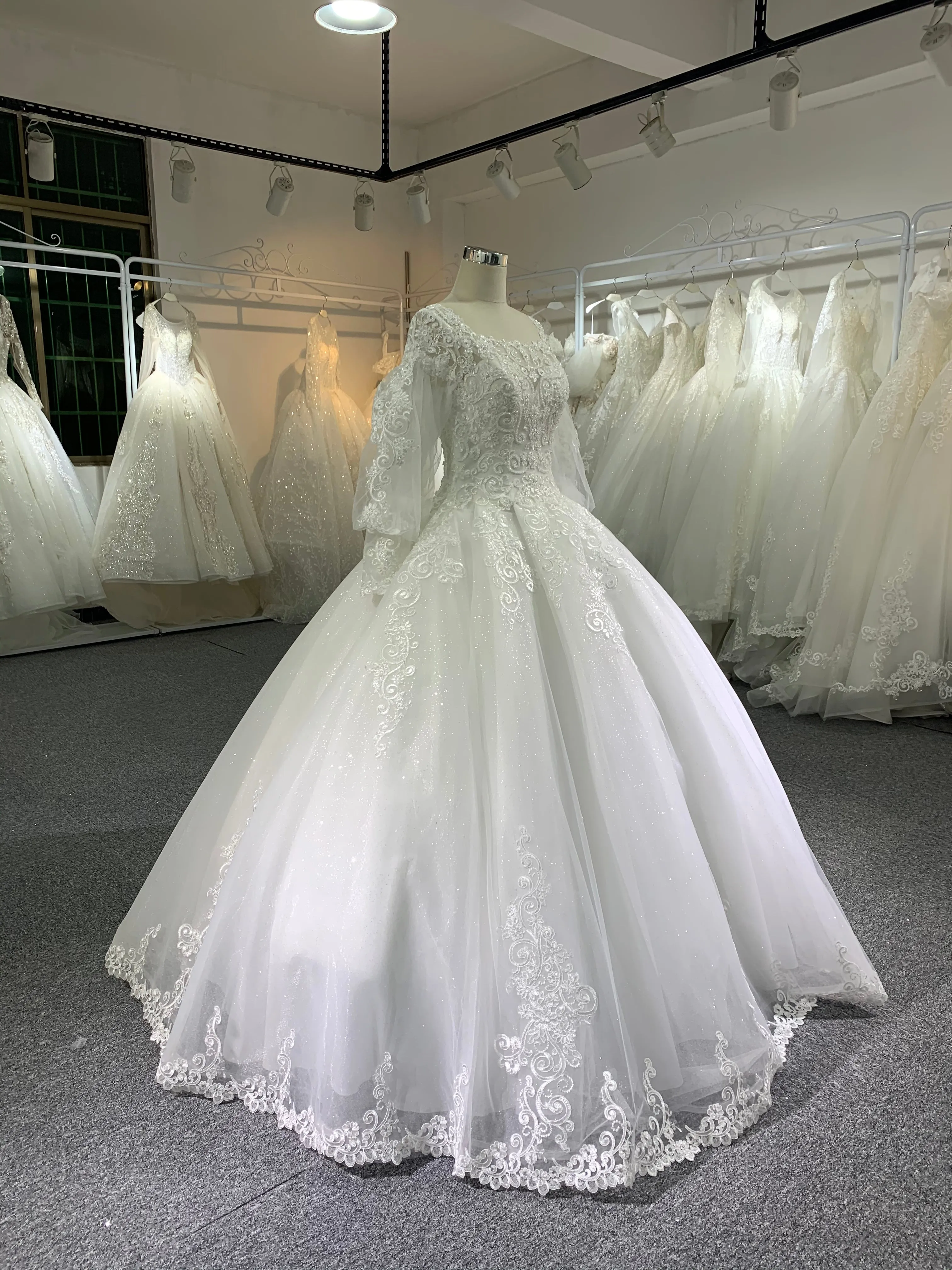 BYG puff sleeves wedding dress