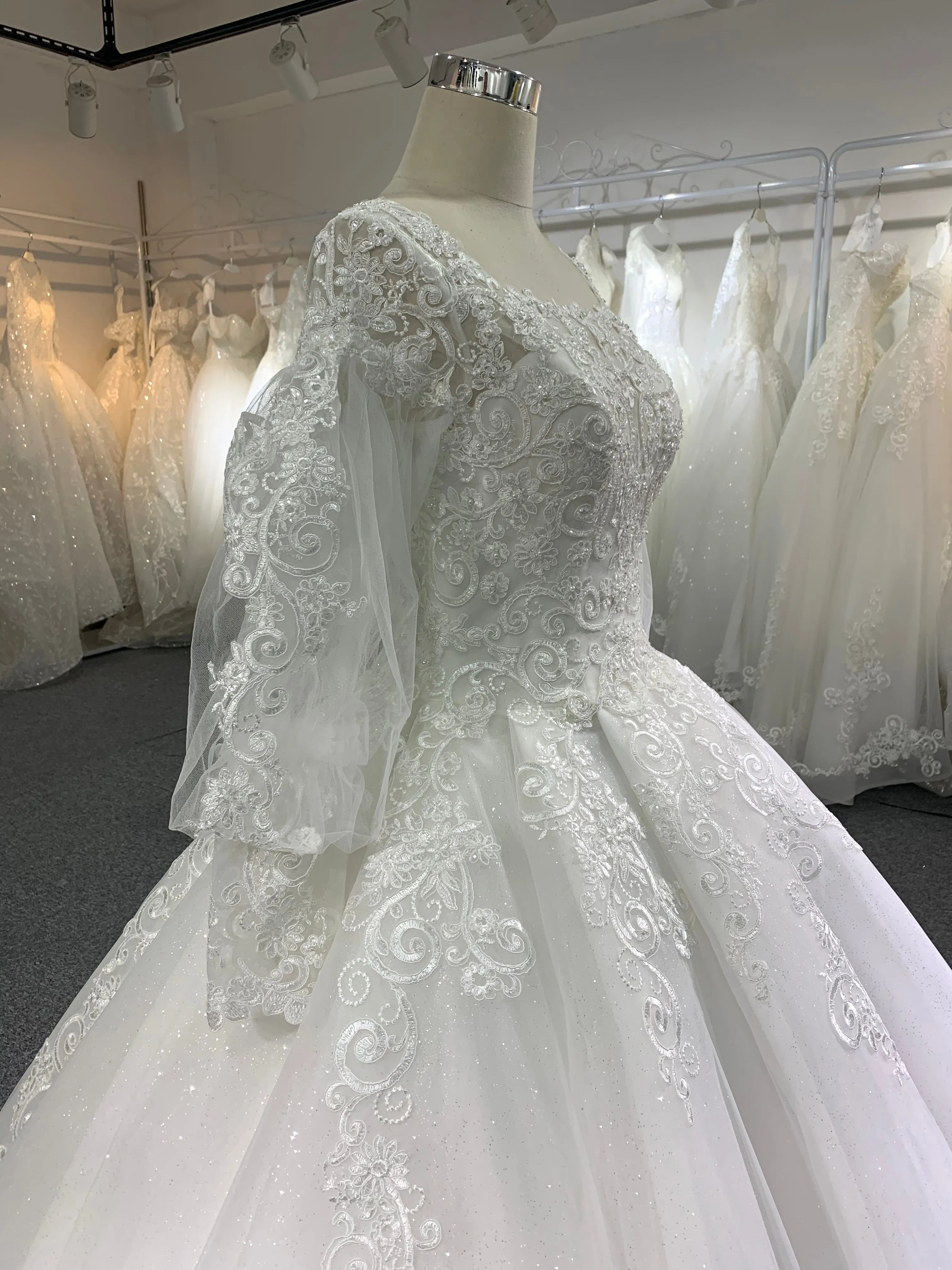 BYG puff sleeves wedding dress