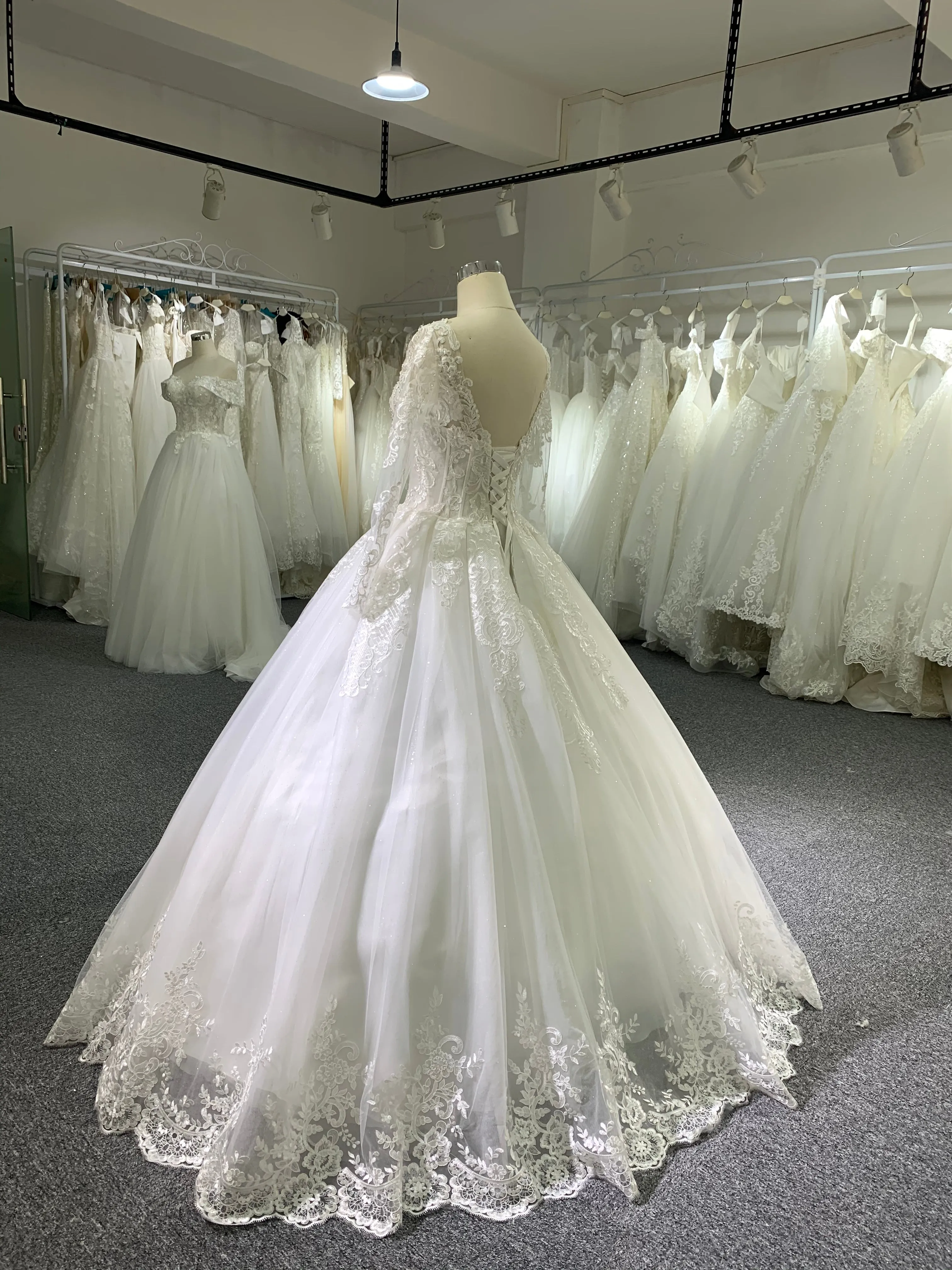 BYG scoop neckline backless wedding dress