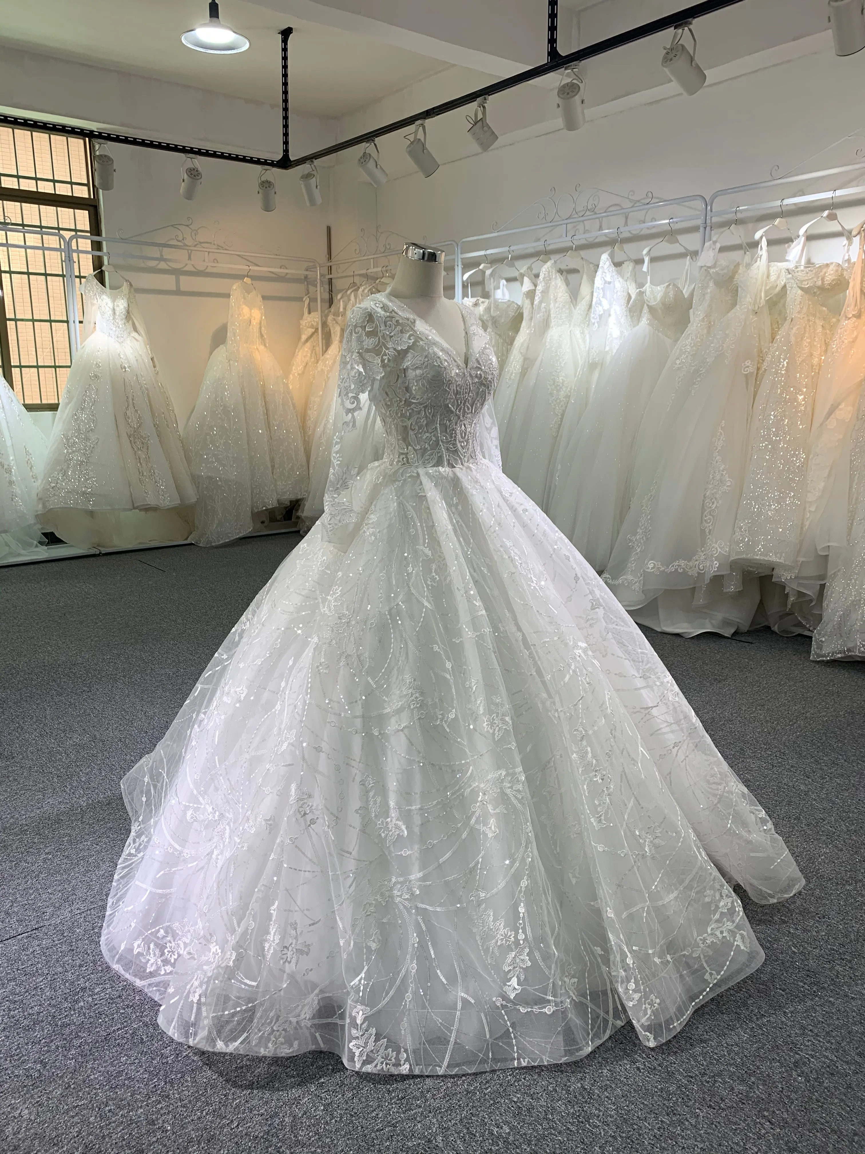 BYG V neck turndown collar wedding dress