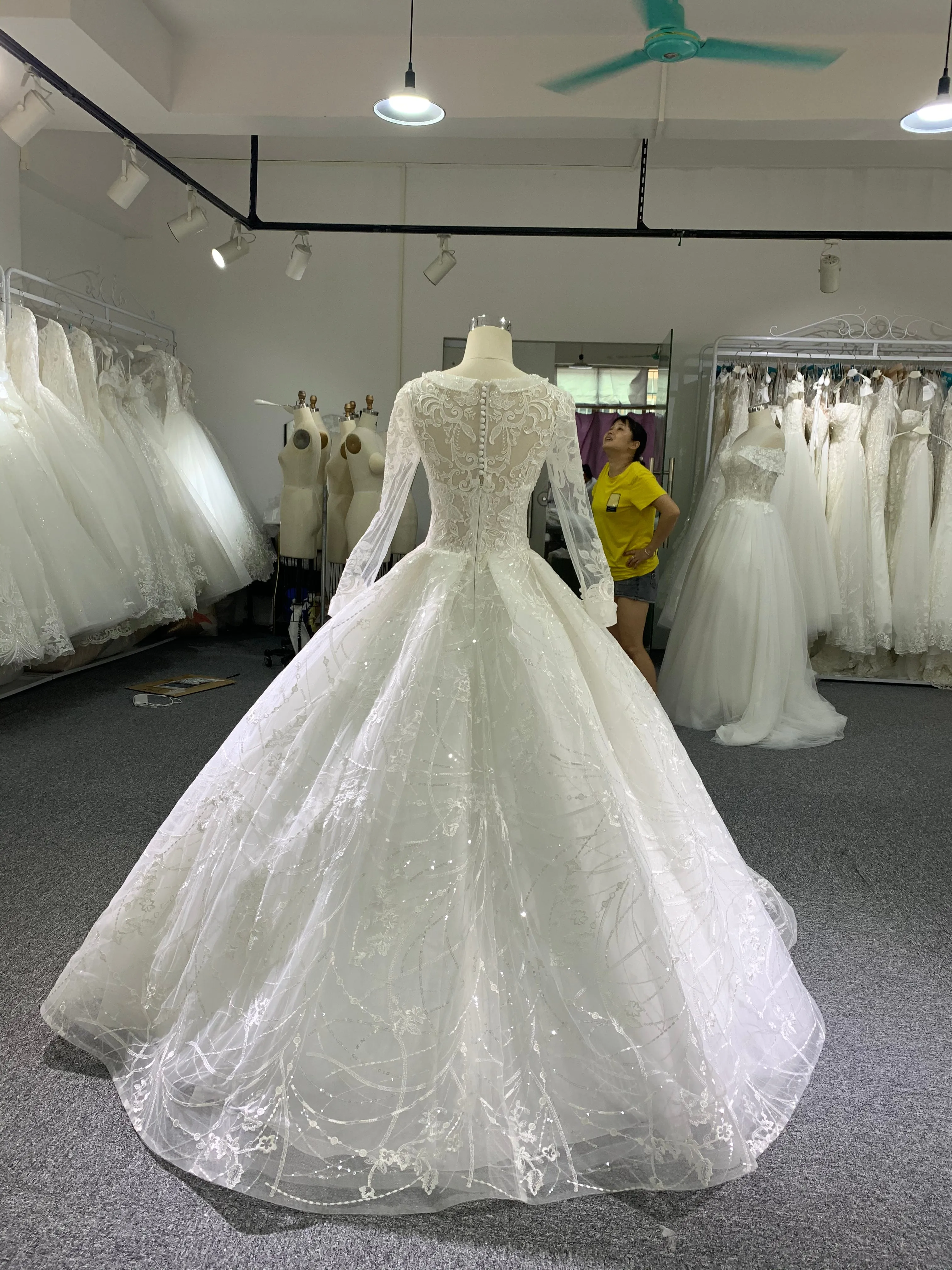 BYG V neck turndown collar wedding dress