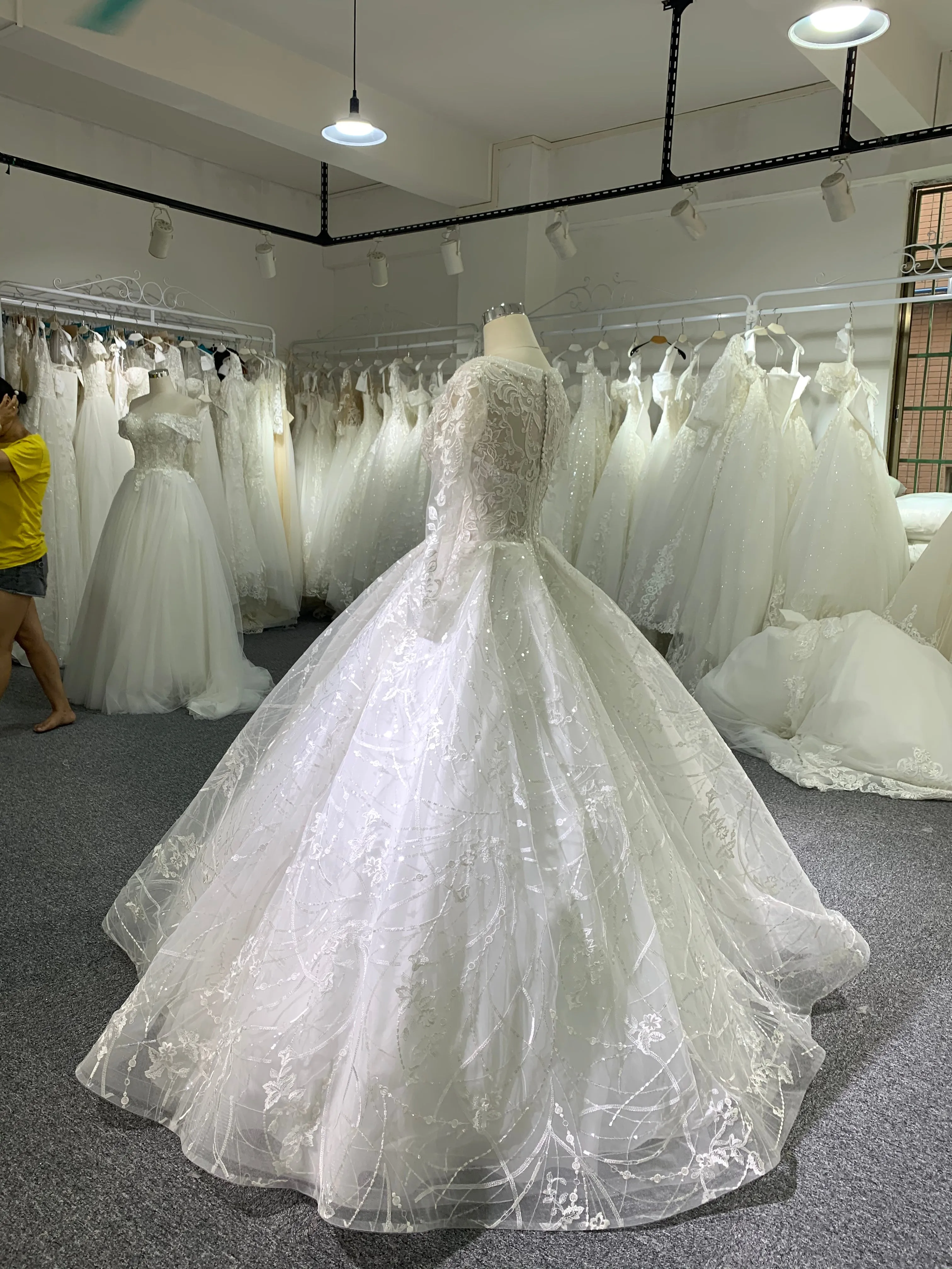 BYG V neck turndown collar wedding dress