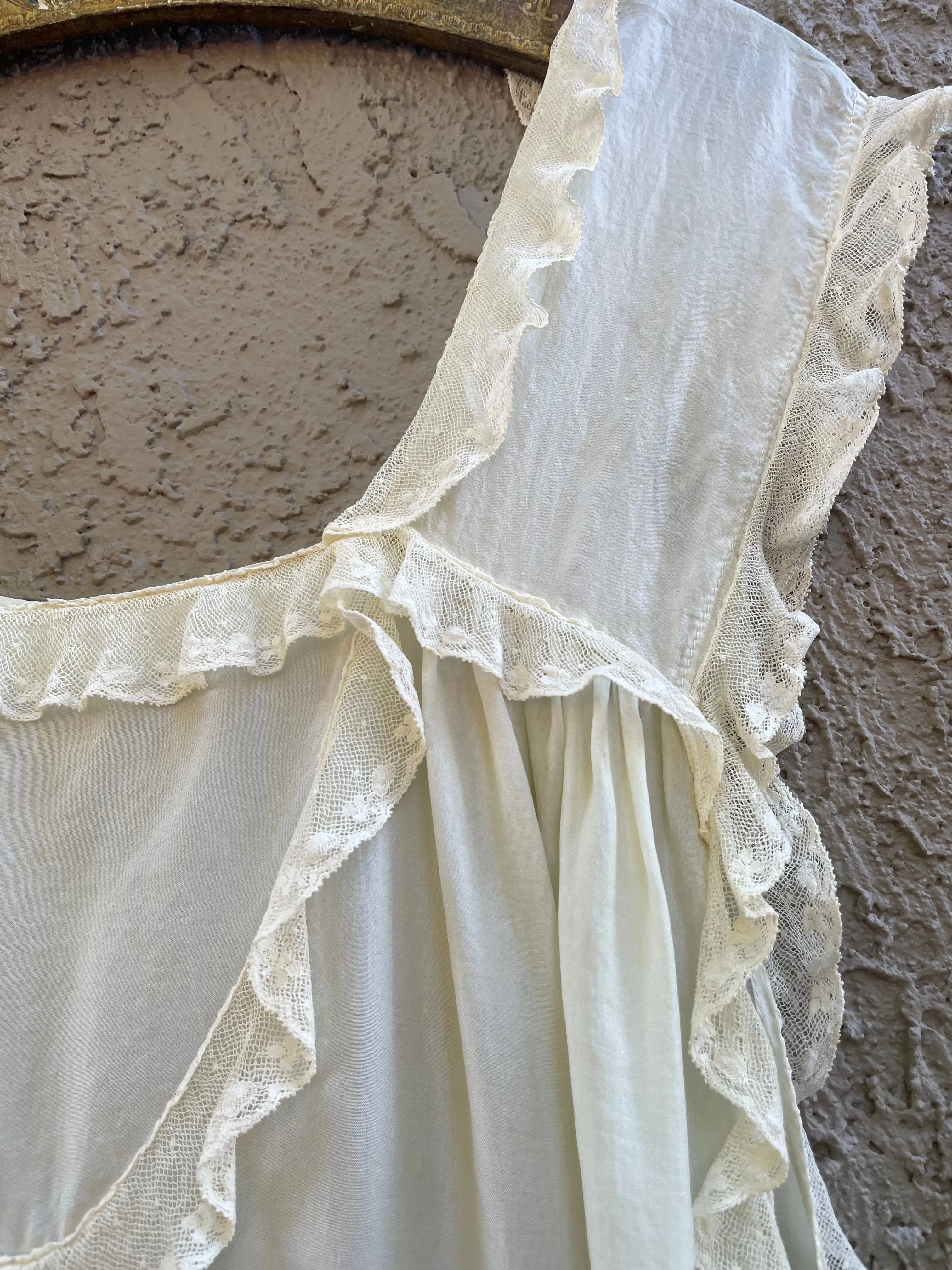 Edwardian Pale Eggshell-Seafoam Lace Trim Scalloped Silk Trousseau