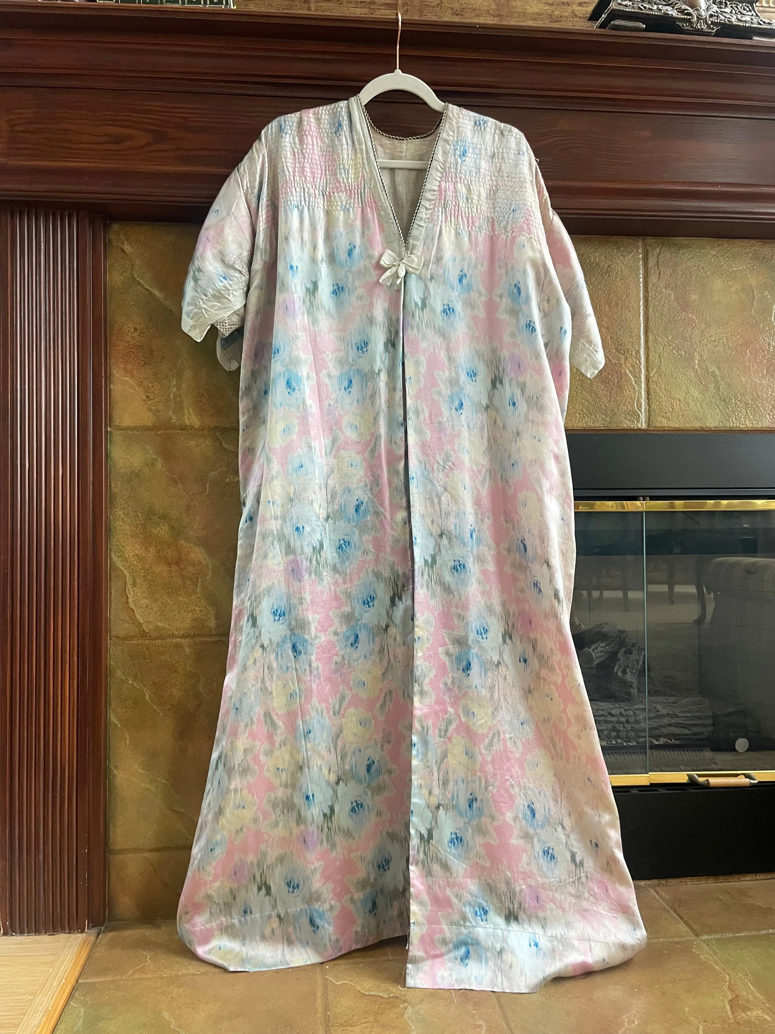 Edwardian Pastel Floral Silk Dressing Gown/ Robe