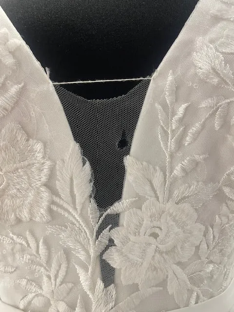 Elizabeth Johns Original Gown VH 463 Size 14