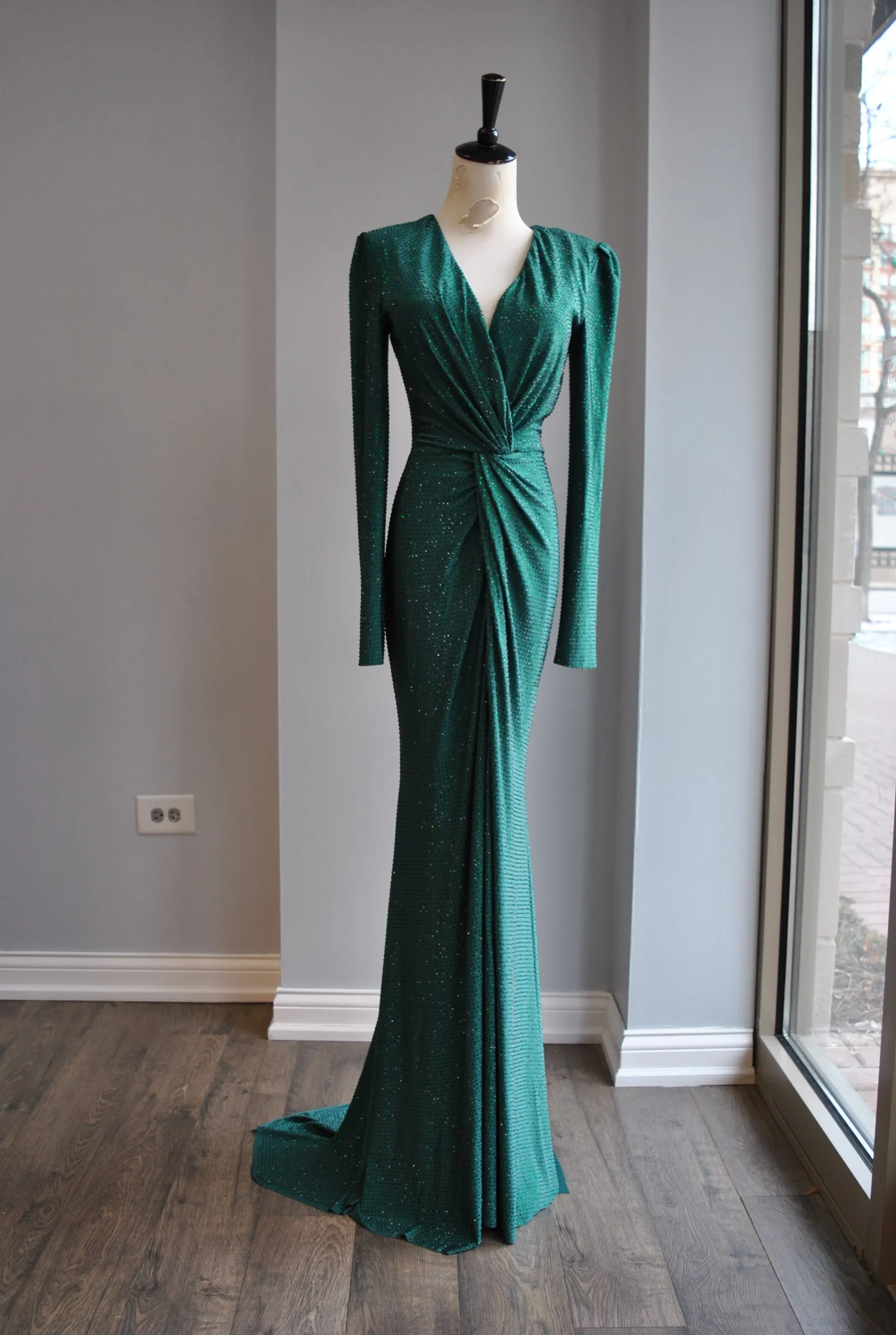 EMERALD GREEN LONG EVENING DRESS WITH CRYSTALS