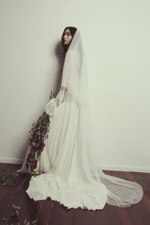 Floor Length Tulle Veil