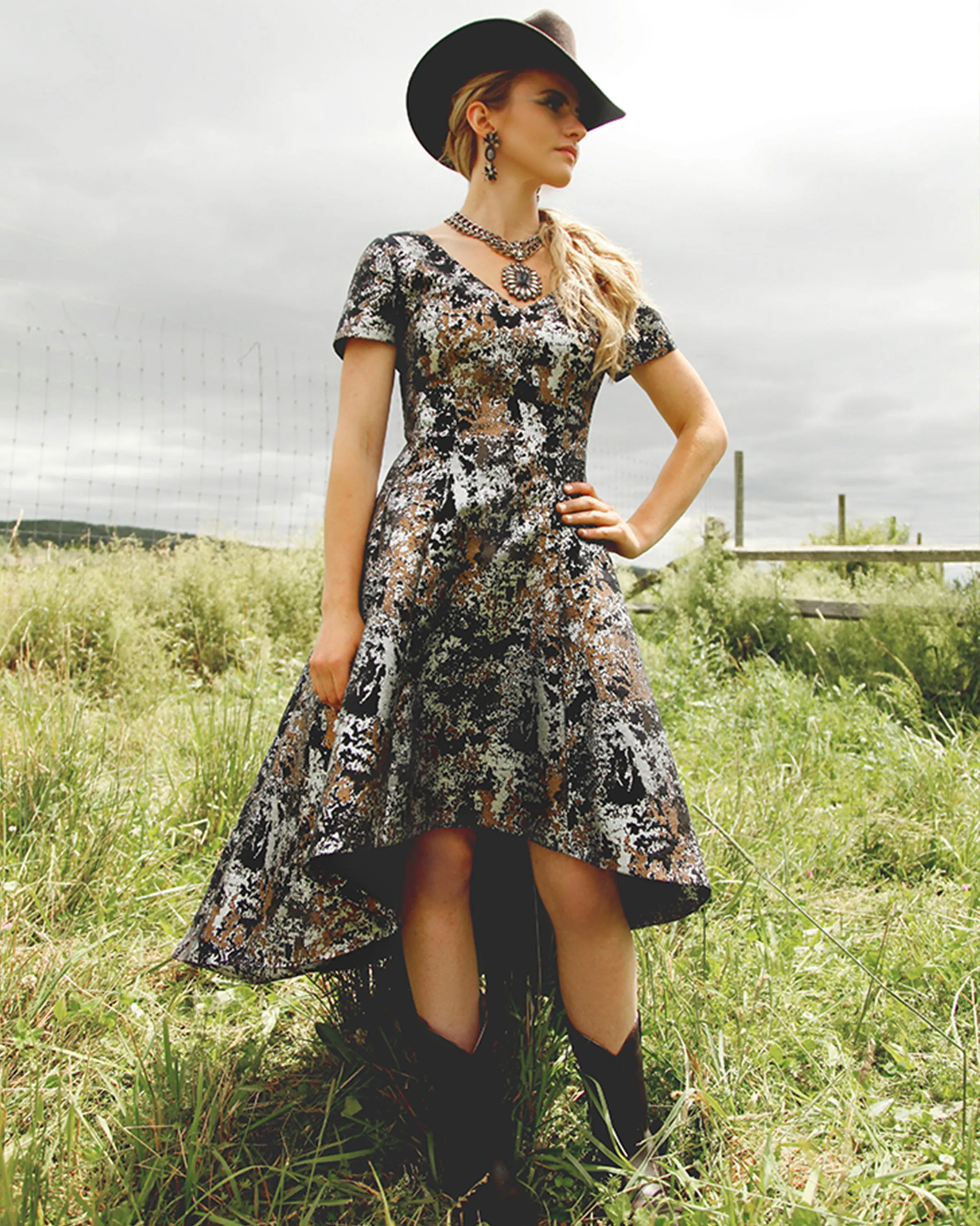Hi-Lo Jacquard Dress in Black/Gold