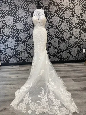 High Neck Fittted Detailed Bridal Gown