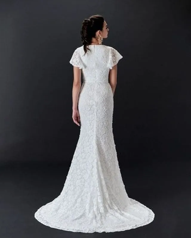 Lotus Threads Size 18 22188 Ardor Cream Gown