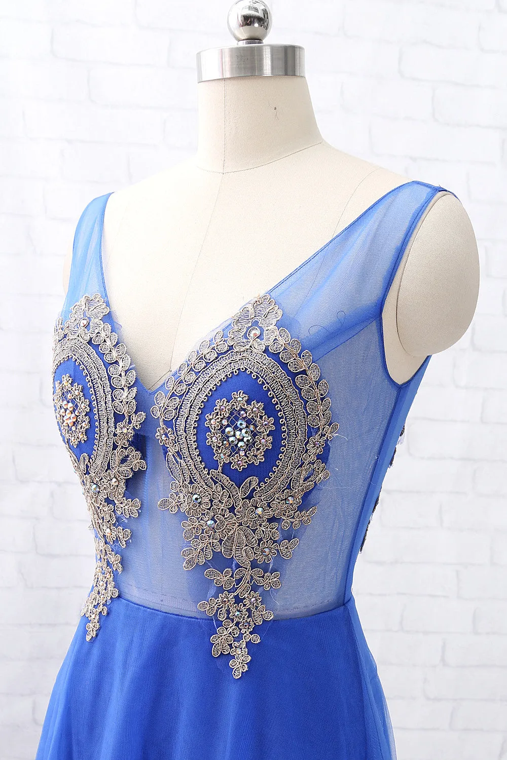 MACloth Straps V Neck Gold Lace Tulle Long Prom Dress Formal Evening Gown