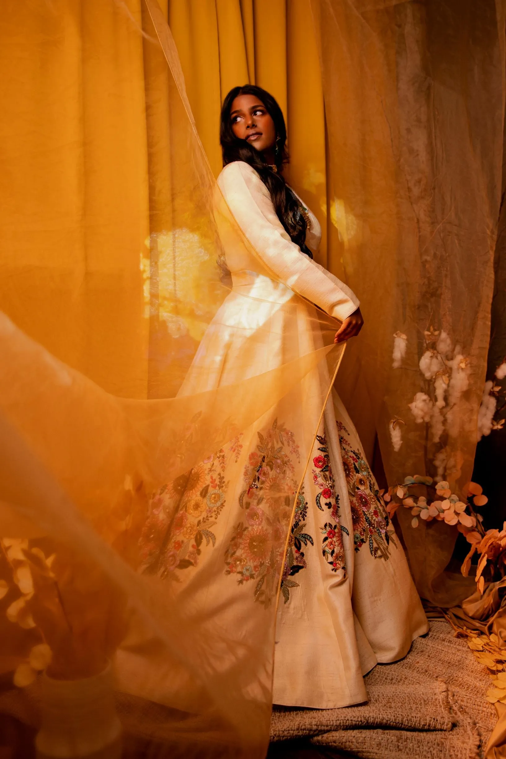 Mesmerizing Cream Color Floor-length Partywear Gown