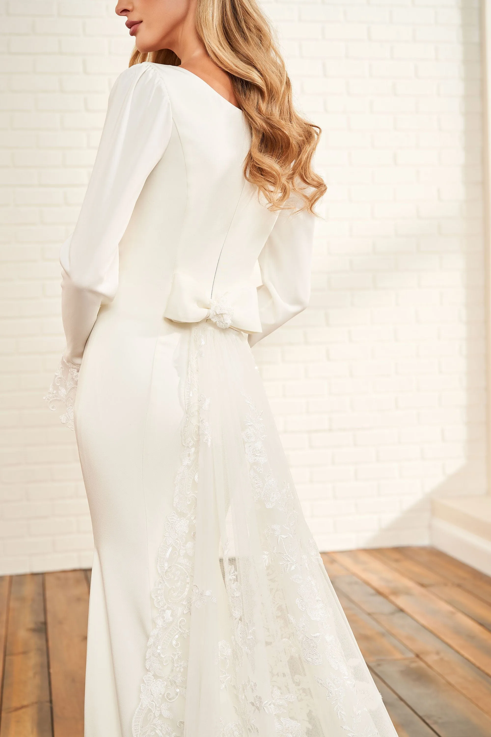 Modest by Mon Cheri: MOD1824