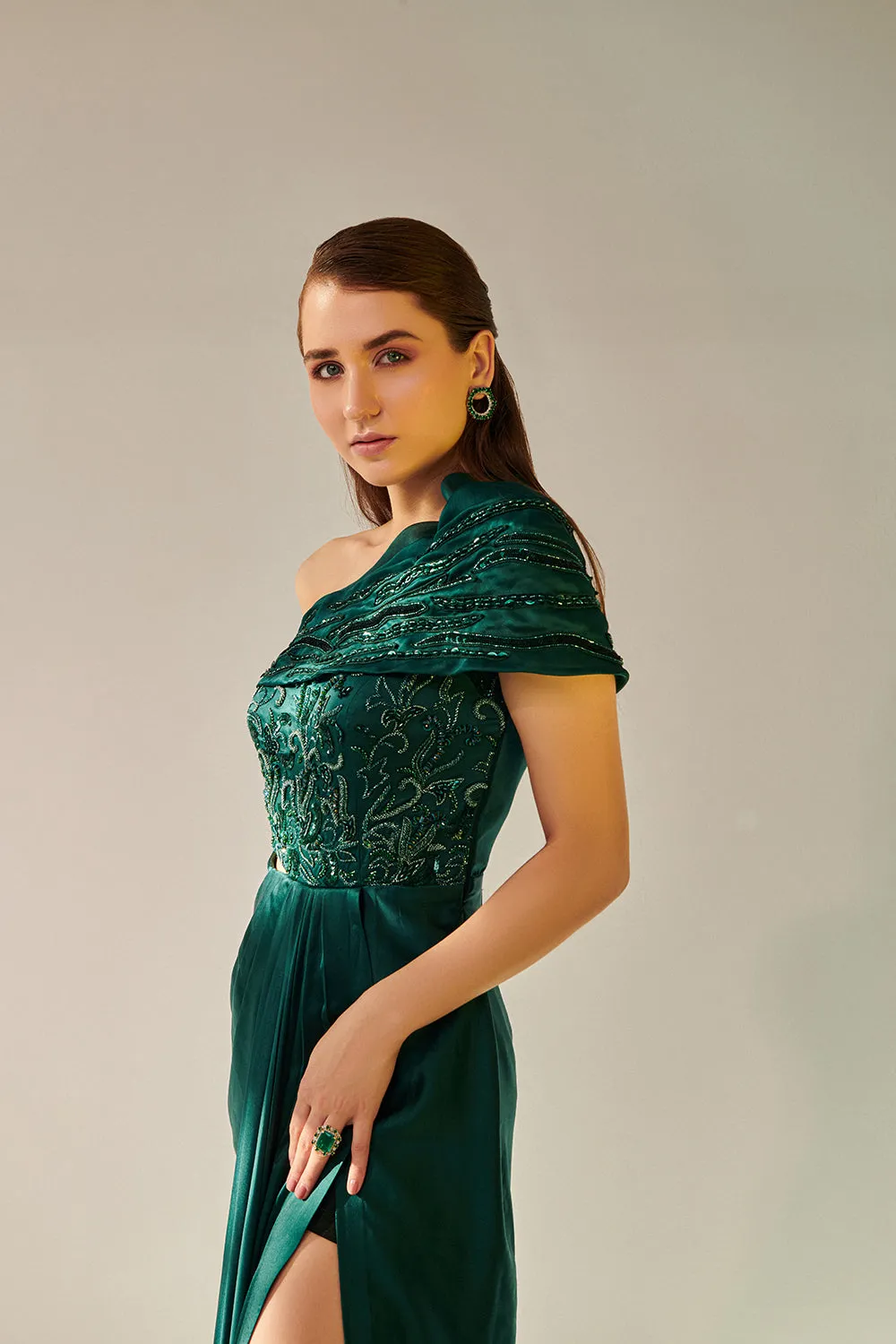Off Shoulder Emerald Green Drape Gown With Waist Cut-Out