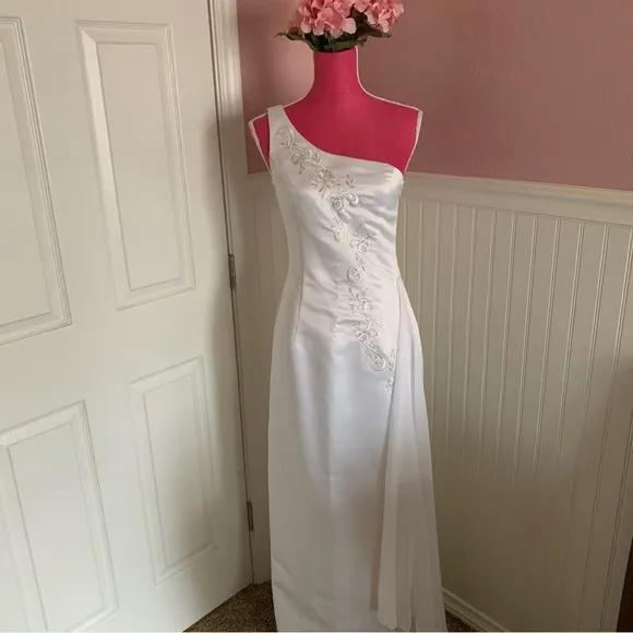 One Shoulder Jessica McClintock Ivory Wedding Gown with Silver Embroidery
