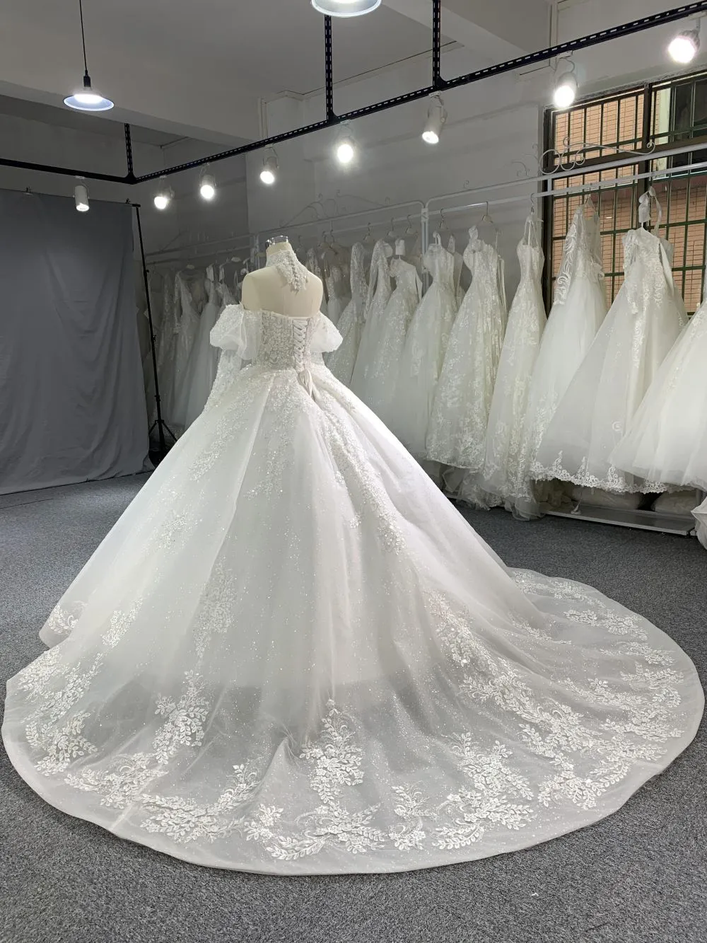 R2022# 3D Sequins Lace Diagonal Pleat With Sweep Length Train
