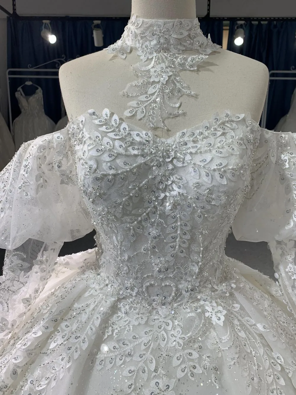 R2022# 3D Sequins Lace Diagonal Pleat With Sweep Length Train