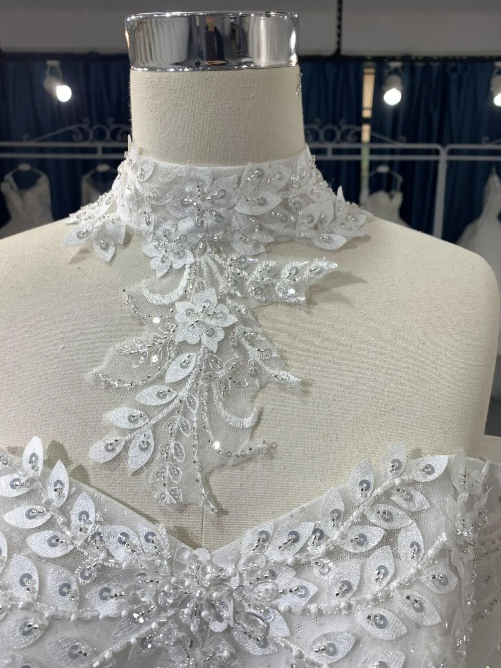 R2022# 3D Sequins Lace Diagonal Pleat With Sweep Length Train