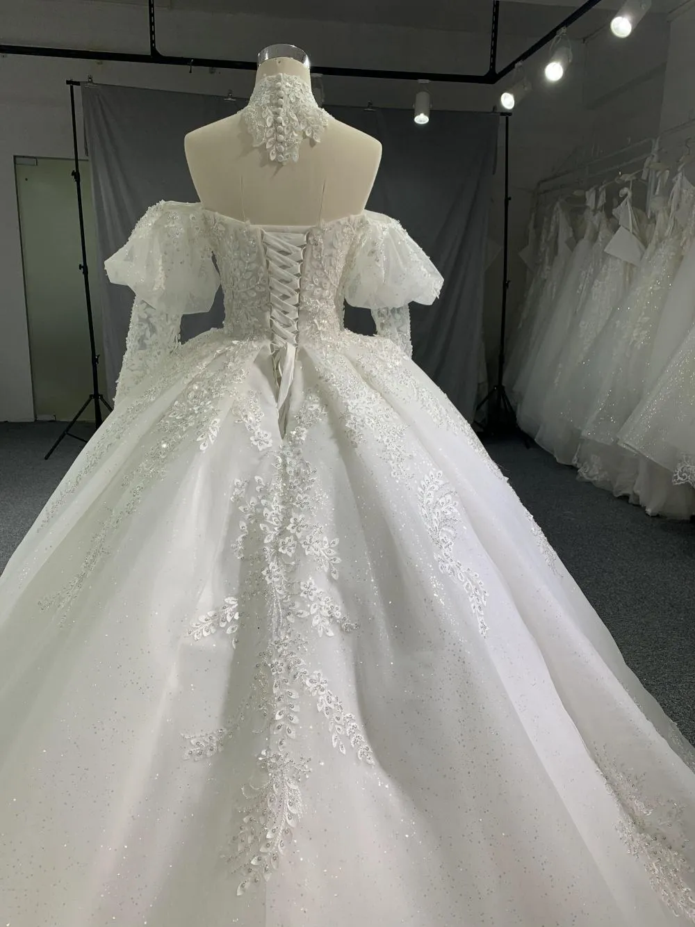 R2022# 3D Sequins Lace Diagonal Pleat With Sweep Length Train