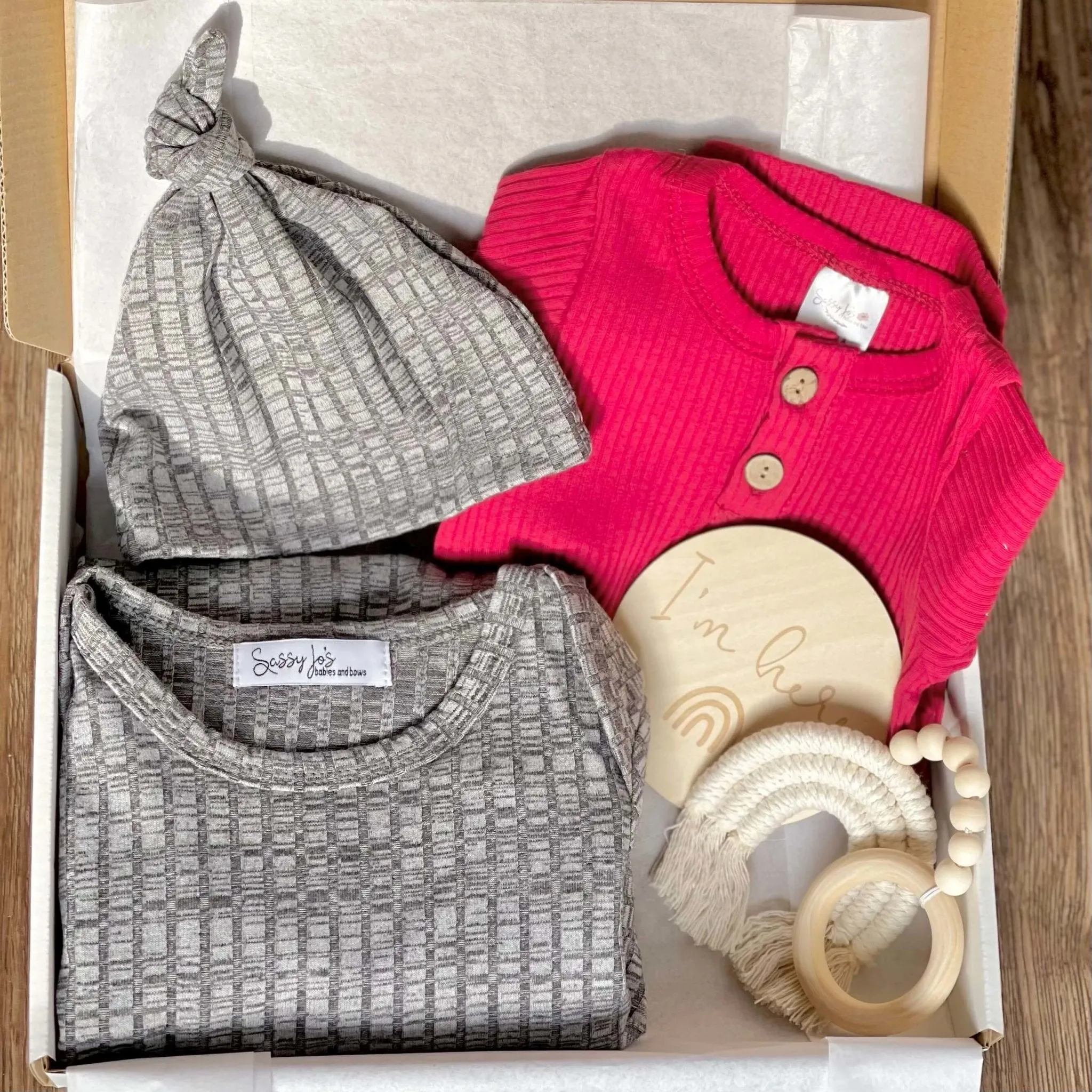 Red Henley   Grey Knotted Gown Gift Set