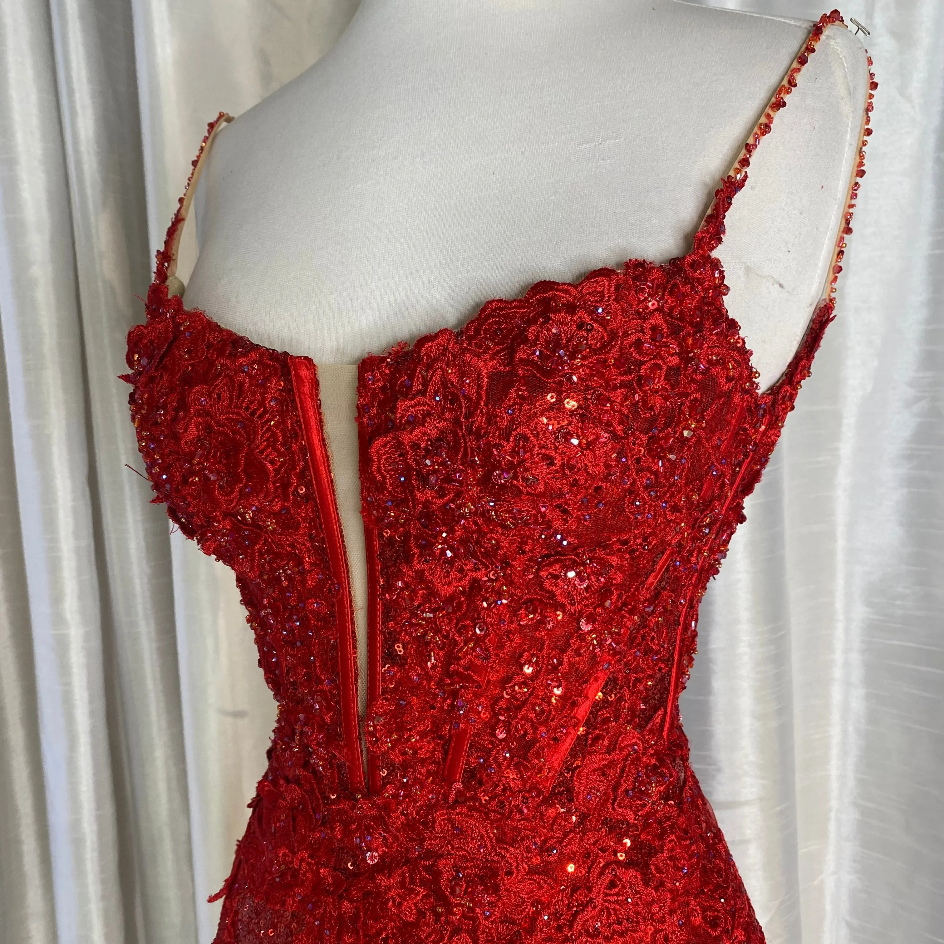 SHERRI HILL Style 54838 Long Gown Red Size 00