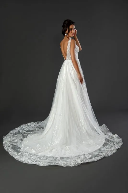 Size 10 Stella Couture 22076 Off White Gown