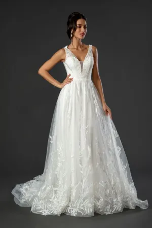 Size 10 Stella Couture 22076 Off White Gown