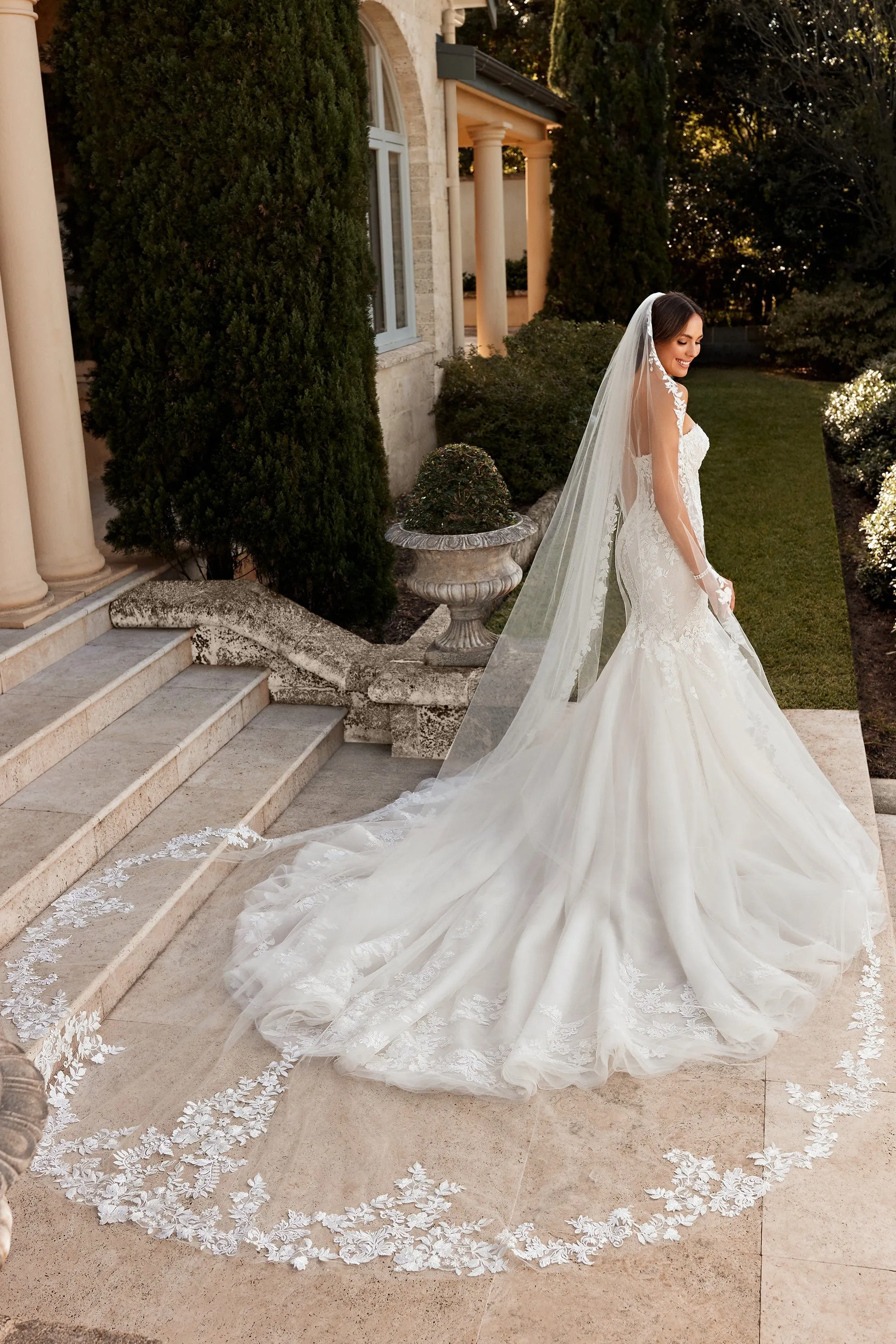 Sophia Tolli: ST614VEIL