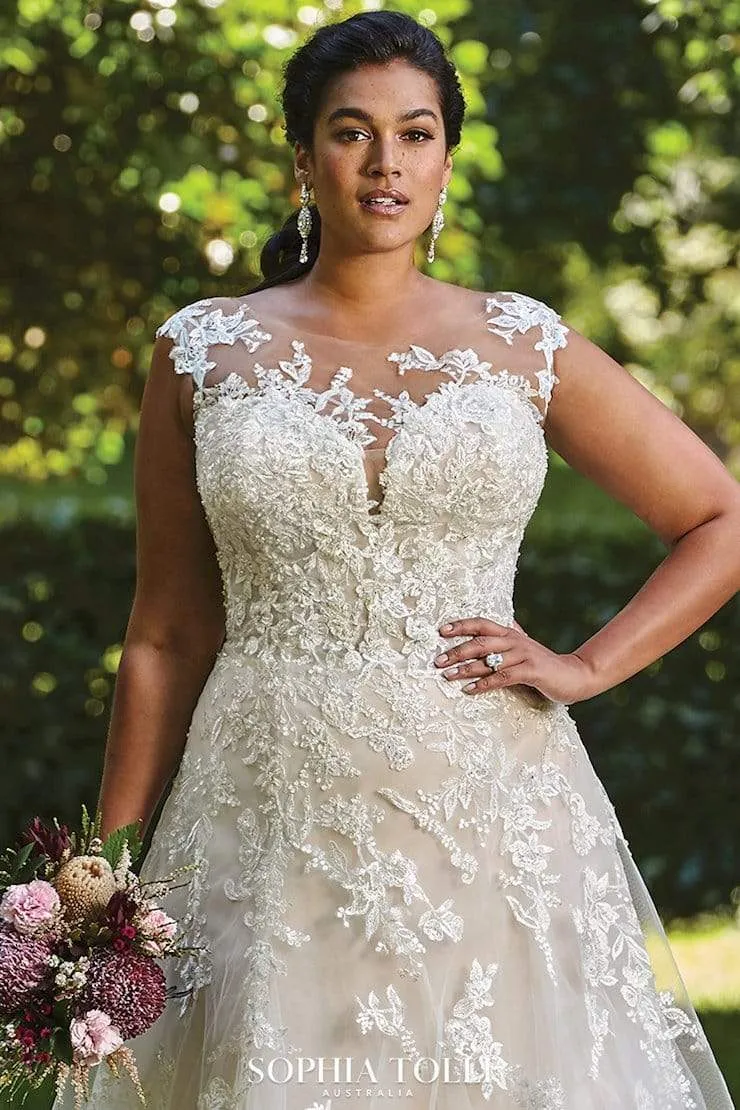 Sophia Tolli: Y21971JKT