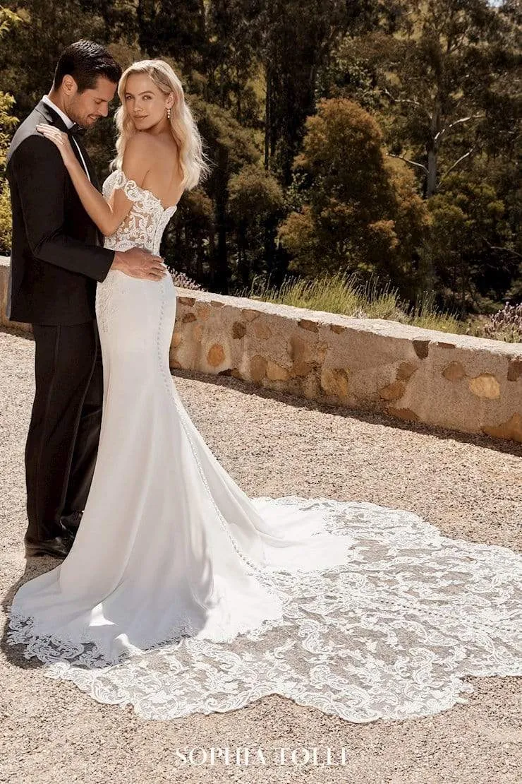 Sophia Tolli: Y22052 - Winona