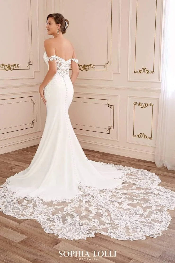 Sophia Tolli: Y22052 - Winona